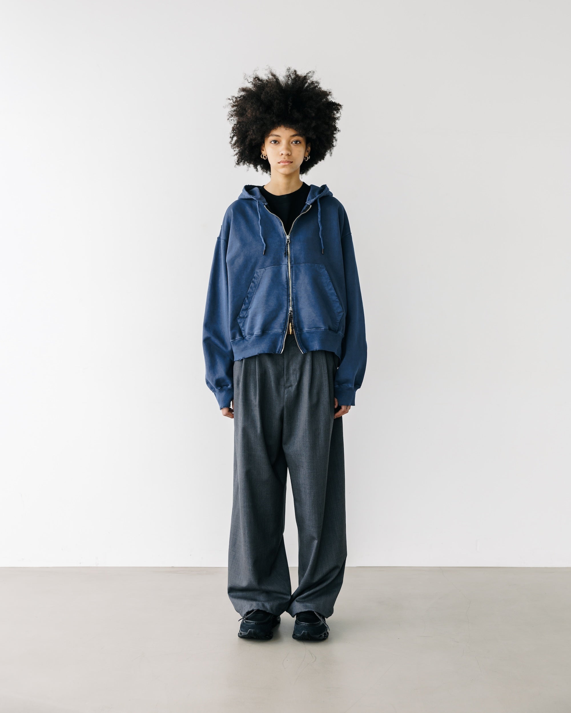 WOOL GABARDINE CITY UNIFORM WIDE STRAIGHT PANTS (GRAY)