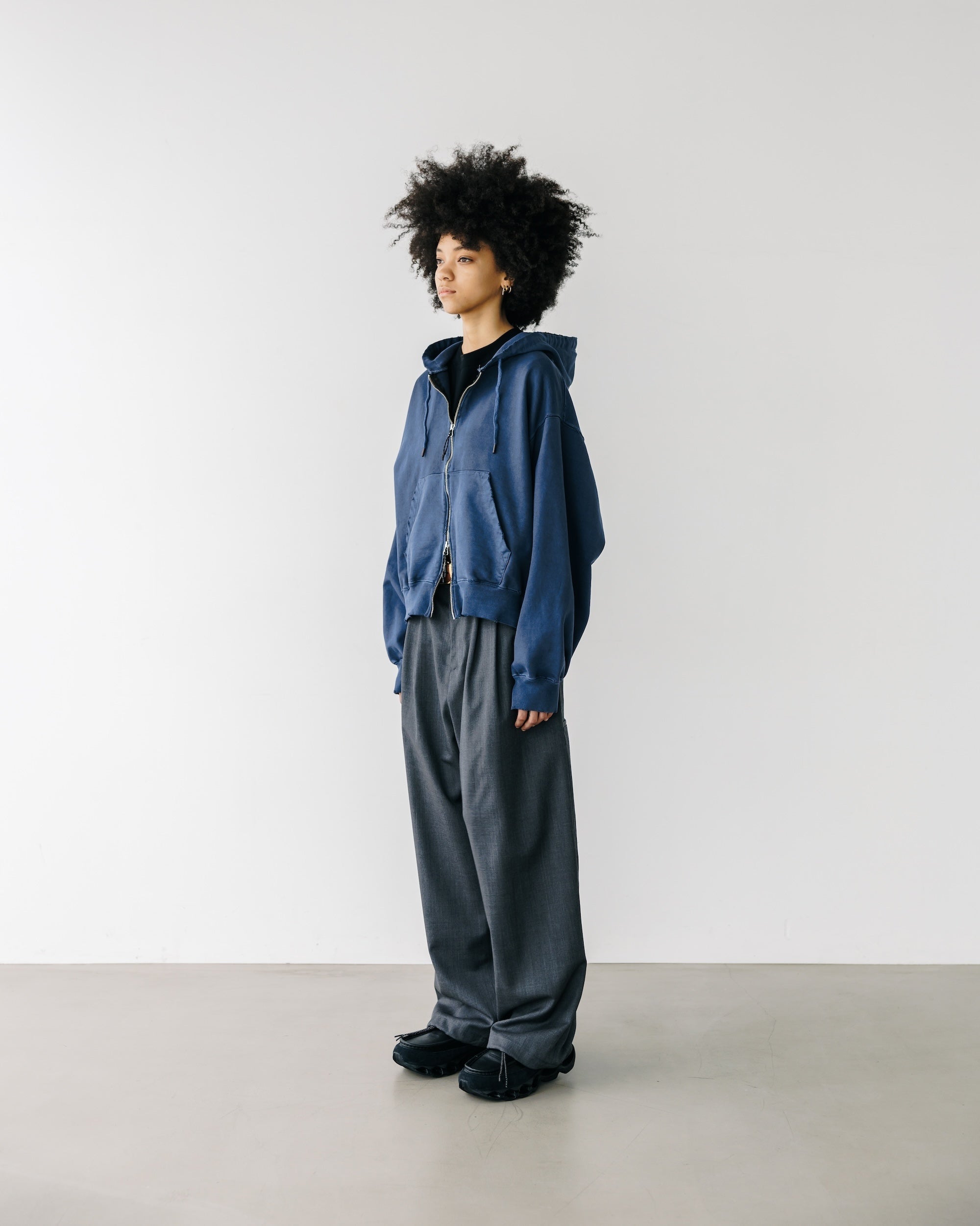 WOOL GABARDINE CITY UNIFORM WIDE STRAIGHT PANTS (GRAY)