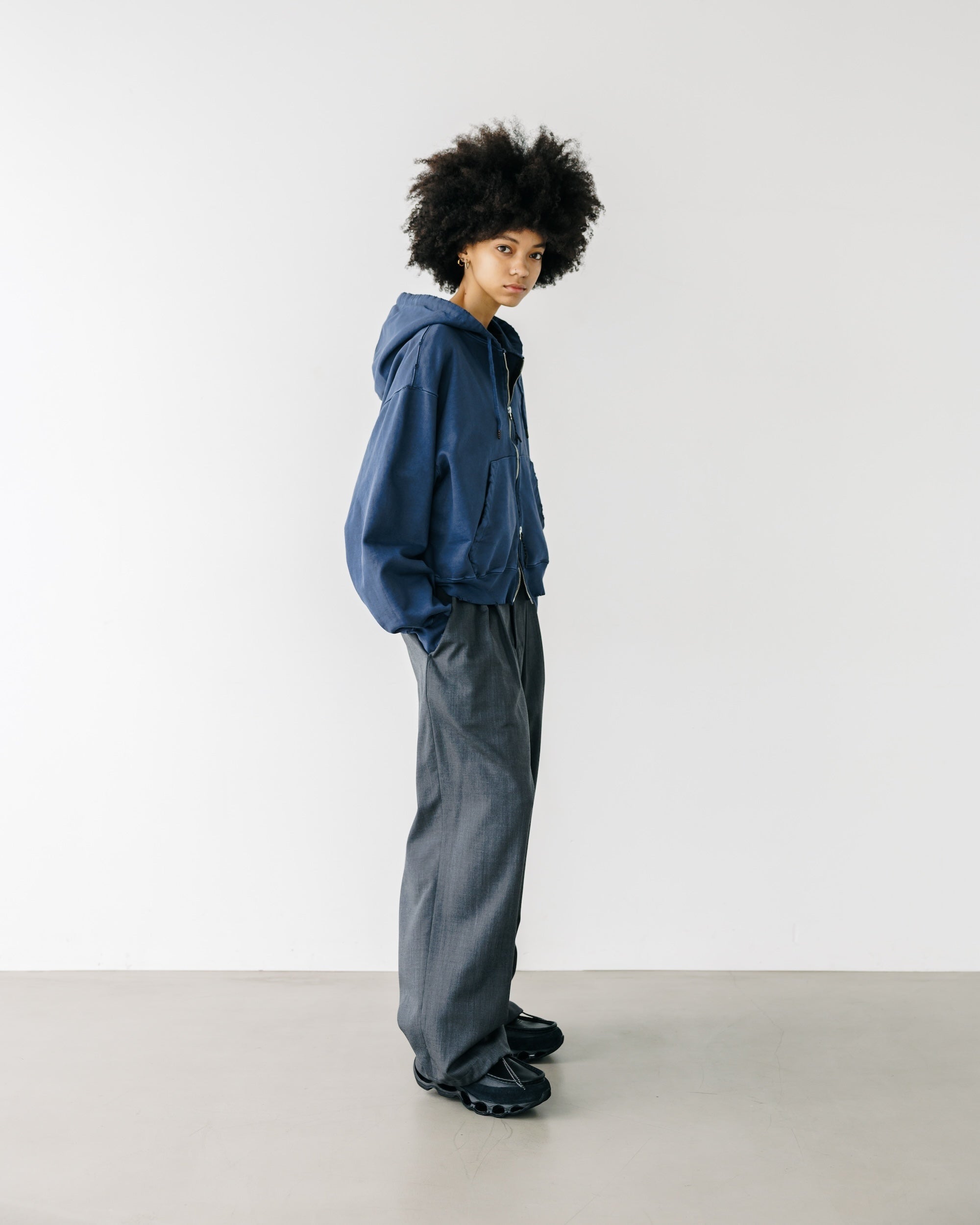 WOOL GABARDINE CITY UNIFORM WIDE STRAIGHT PANTS (GRAY)