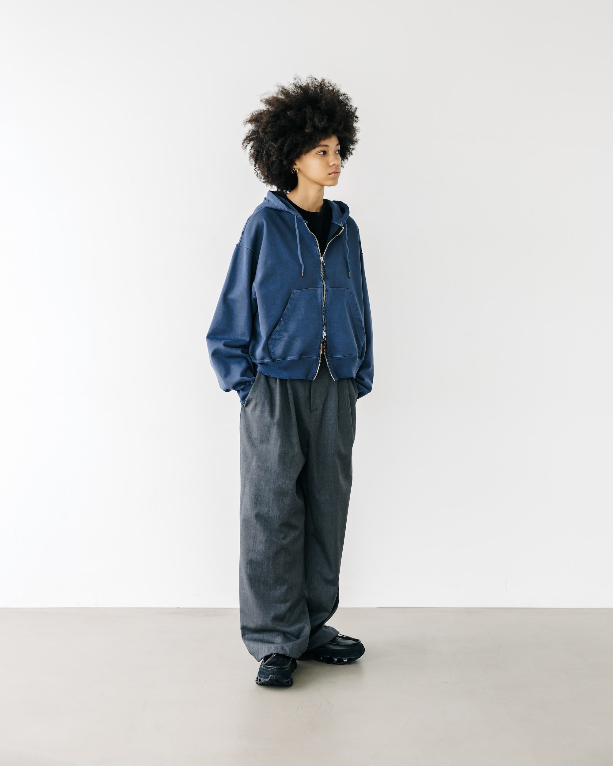 WOOL GABARDINE CITY UNIFORM WIDE STRAIGHT PANTS (GRAY)