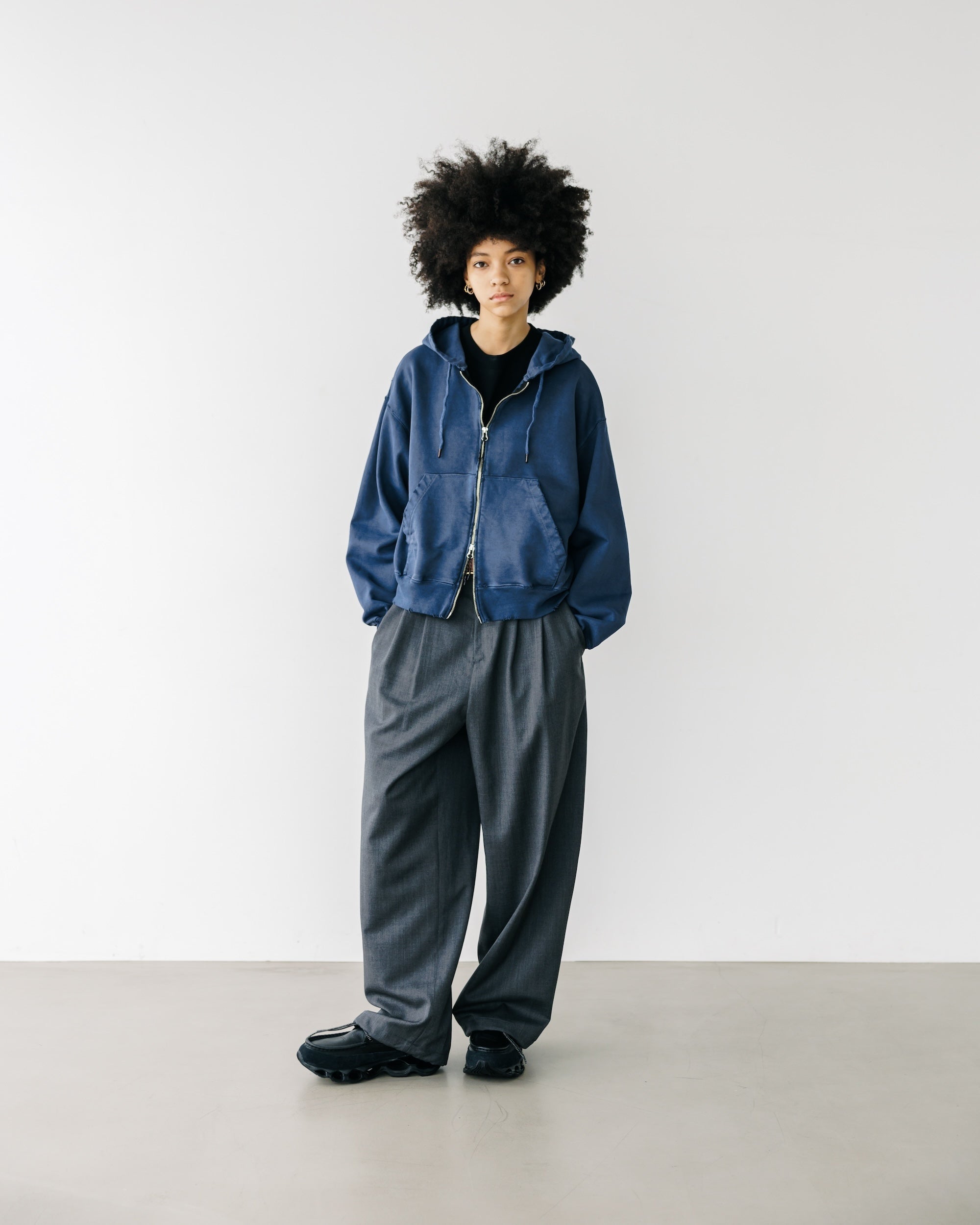 WOOL GABARDINE CITY UNIFORM WIDE STRAIGHT PANTS (GRAY)