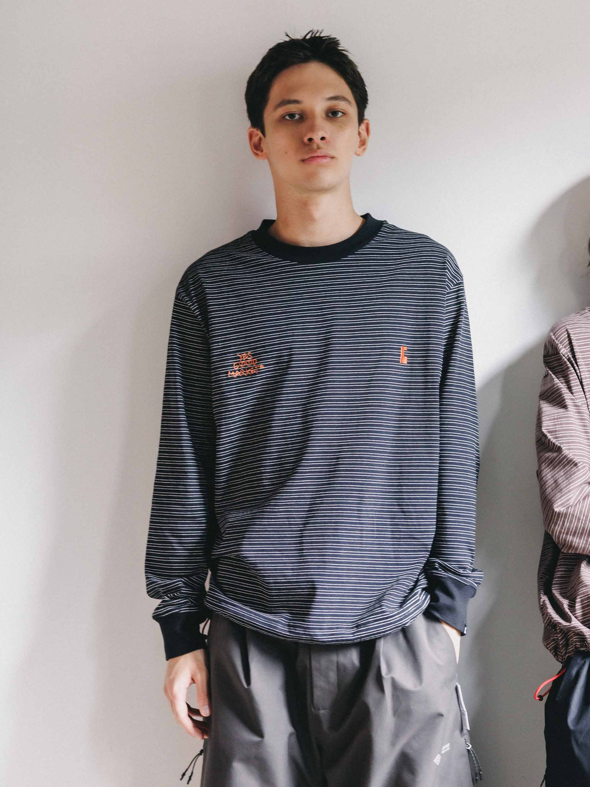 【10.4 SUN 20:00- IN STOCK】【LIMITED】 “YES G♡♡D MARKET" MICRO STRIPED L/S T-SHIRT WITH DRAWSTRINGS (BLACK)