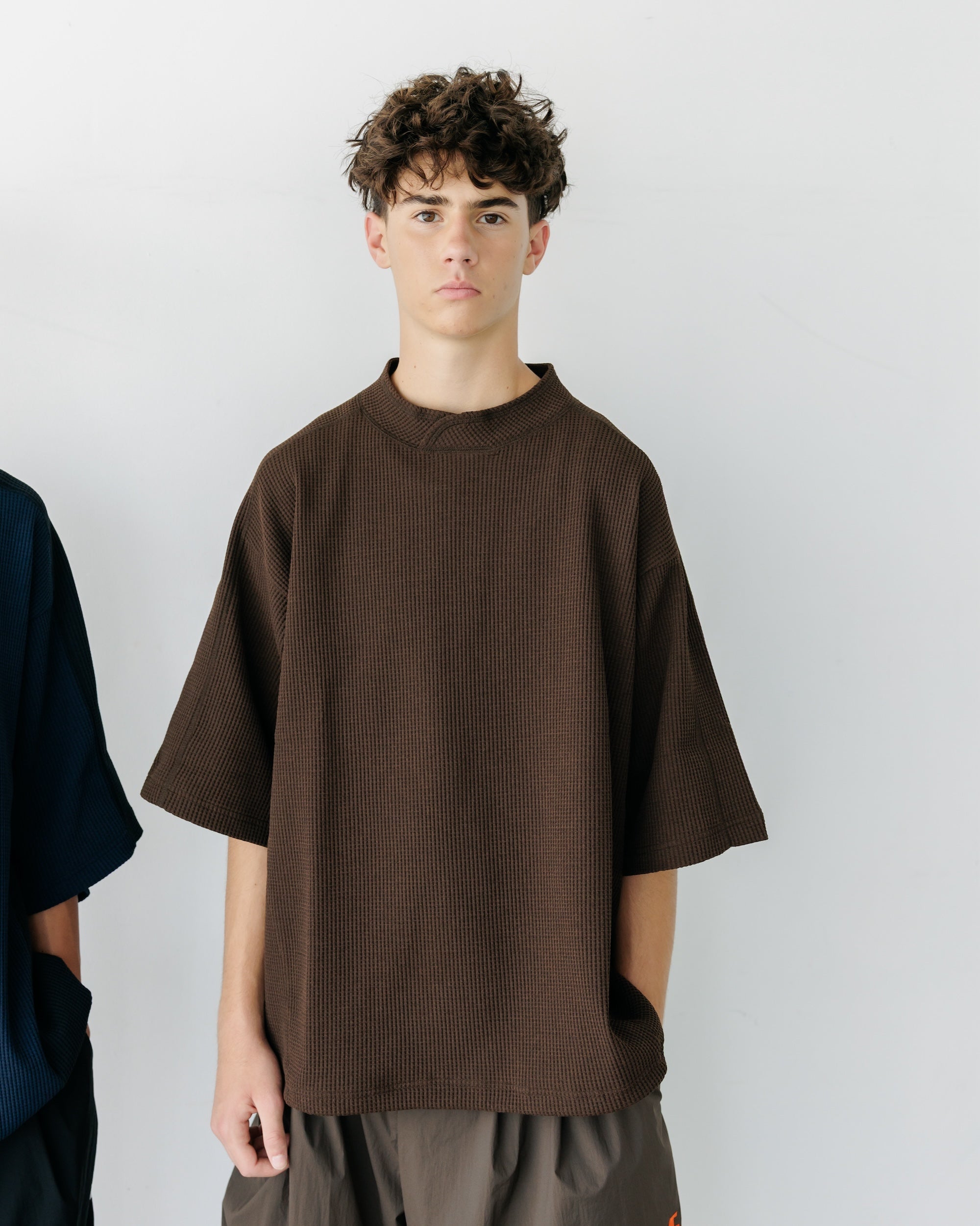 【7.9 WED 20:00- IN STOCK】CITY S/S LIGHT THERMAL PULLOVER (BROWN)