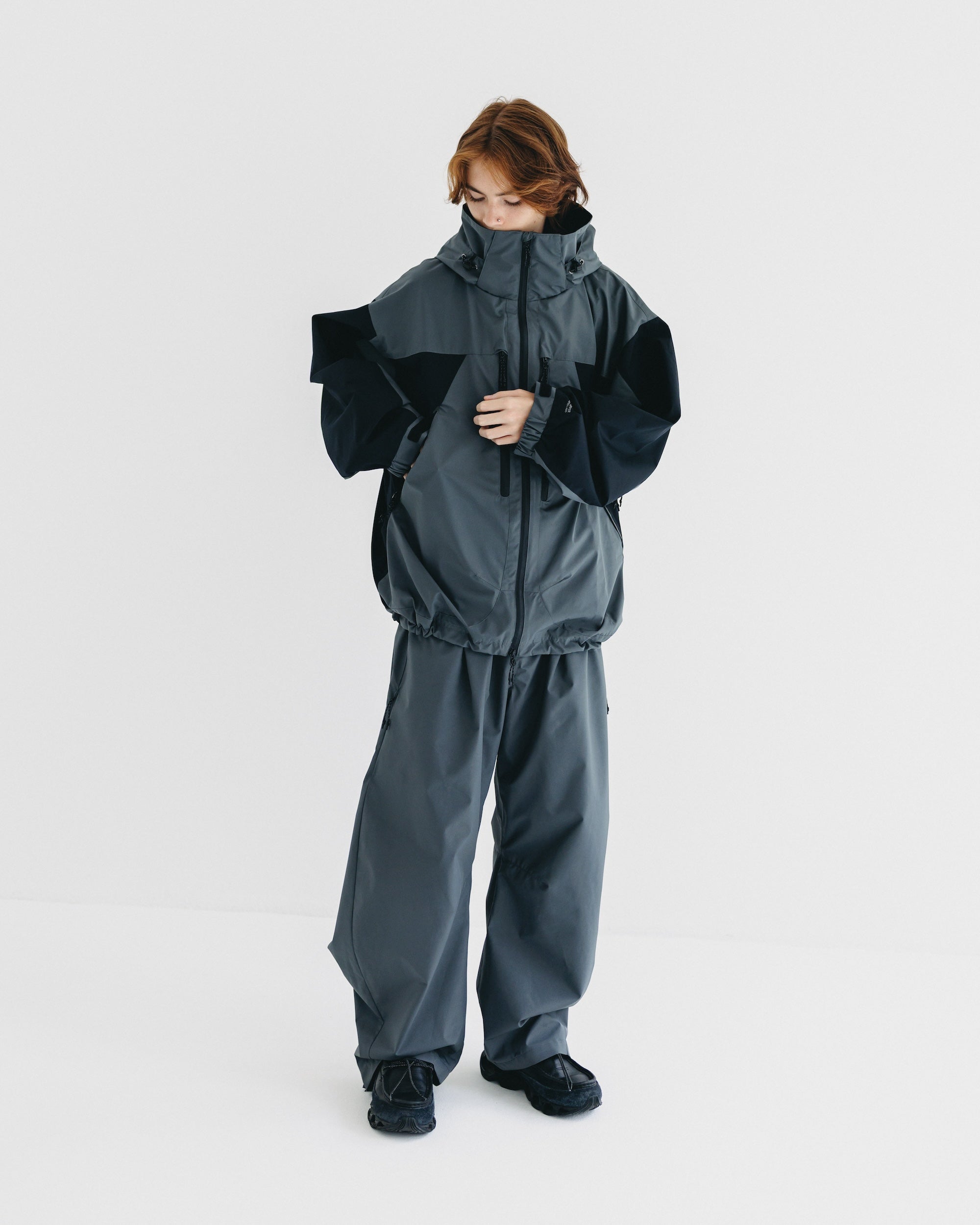 【9.3 WED 20:00- IN STOCK】+phenix WINDSTOPPER® by GORE-TEX LABS CITY MOUNTAIN PARKA (GRAPHAITE GRAY×BLACK)