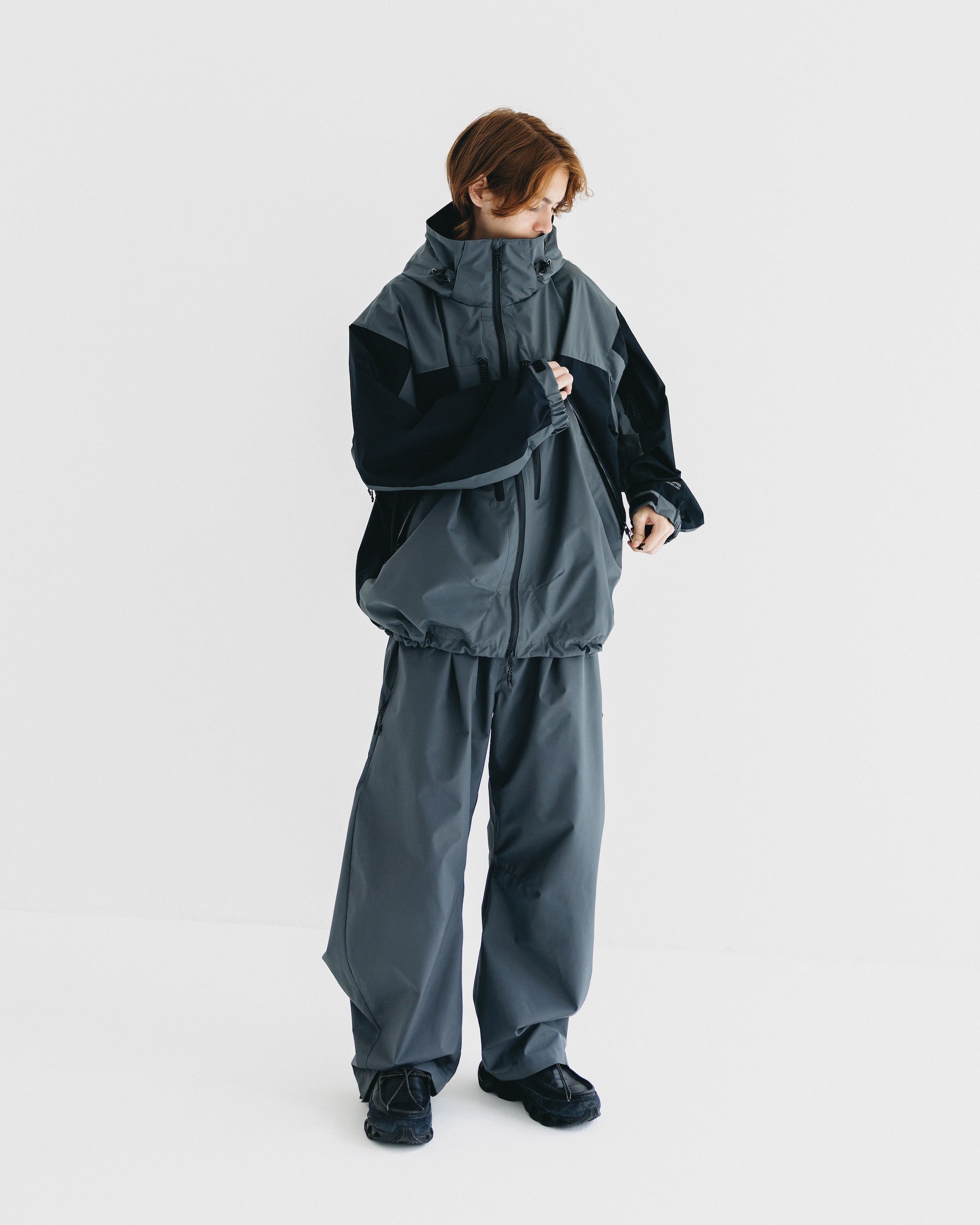 【9.3 WED 20:00- IN STOCK】+phenix WINDSTOPPER® by GORE-TEX LABS CITY MOUNTAIN PARKA (GRAPHAITE GRAY×BLACK)