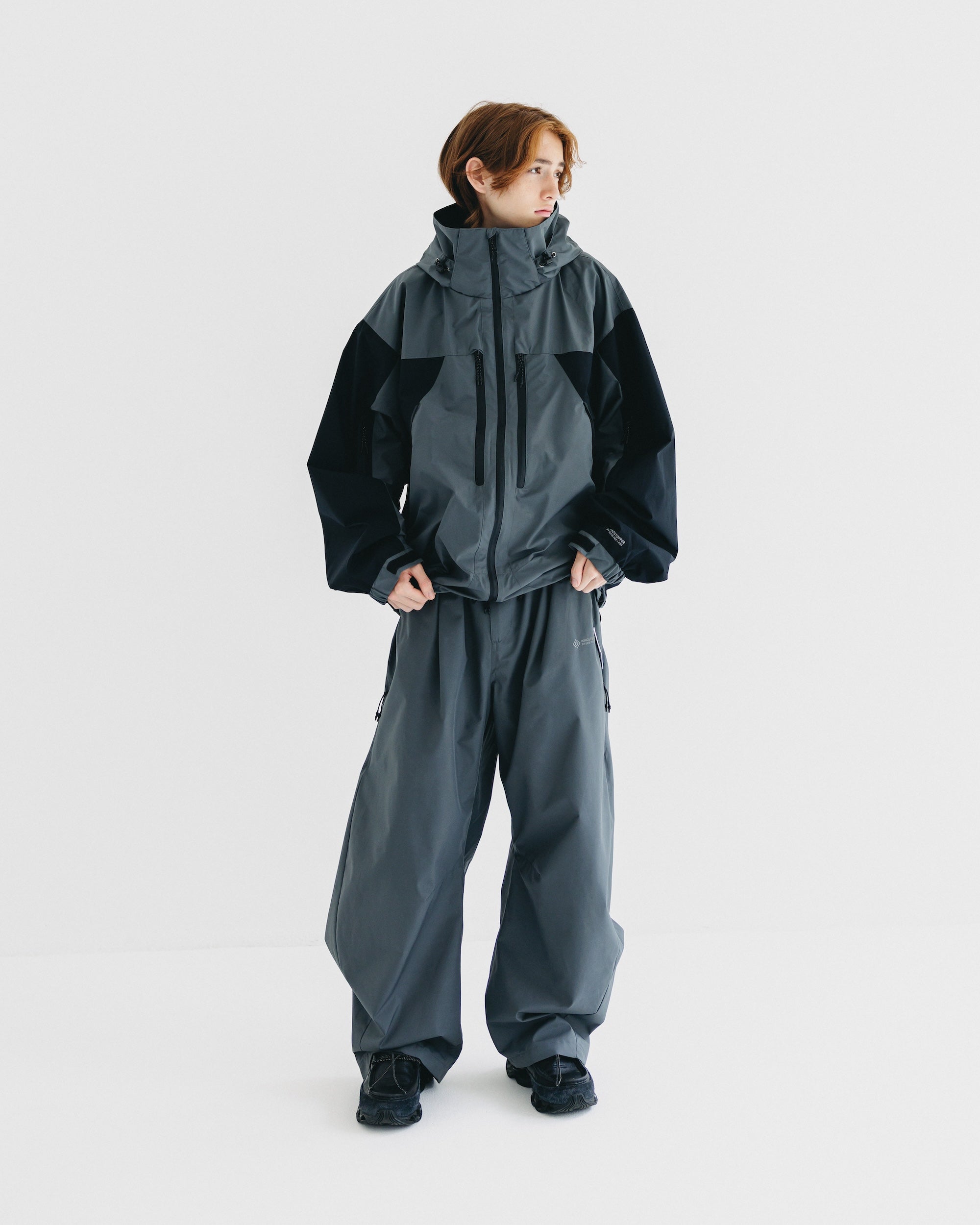 【9.3 WED 20:00- IN STOCK】+phenix WINDSTOPPER® by GORE-TEX LABS CITY MOUNTAIN PARKA (GRAPHAITE GRAY×BLACK)
