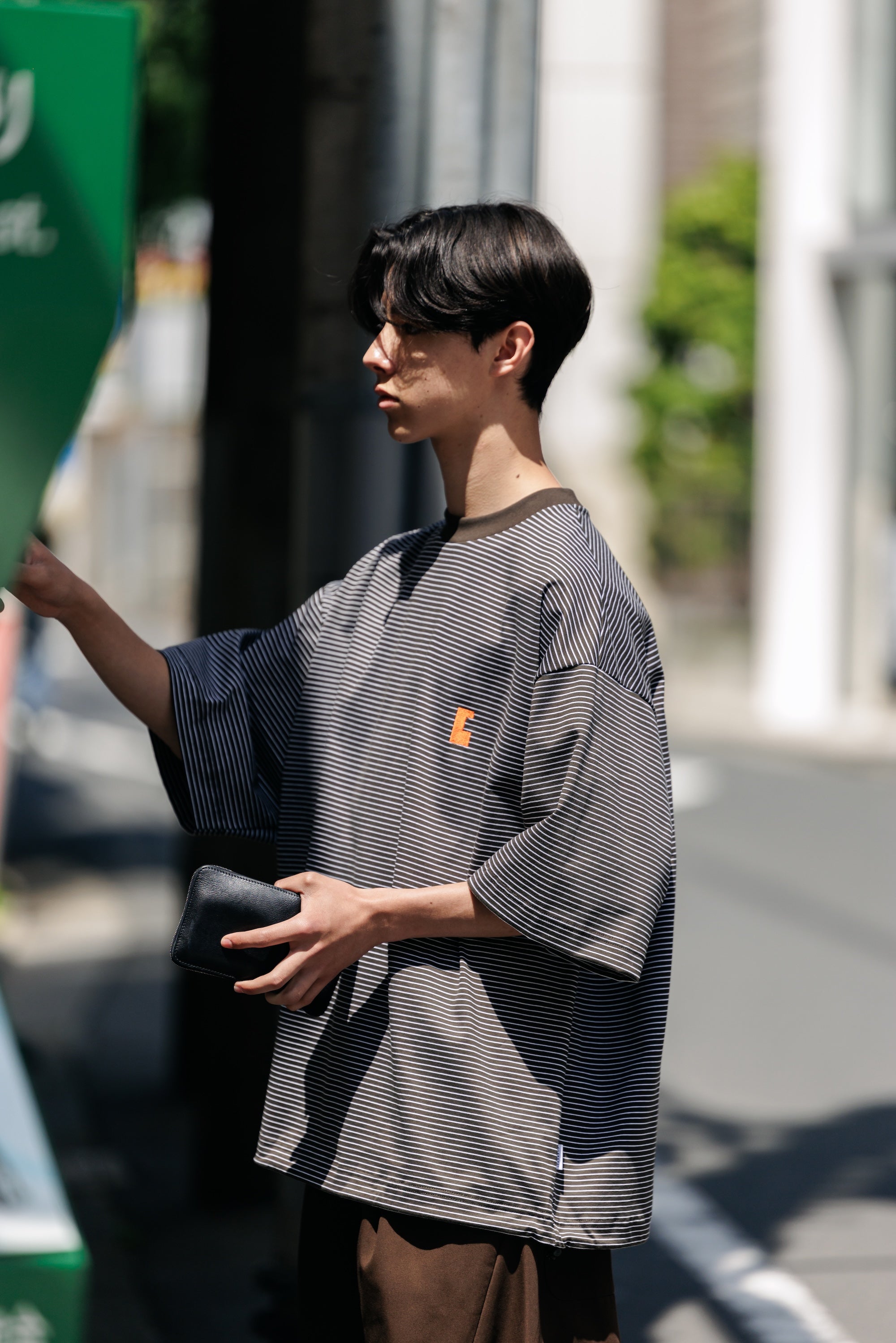 【7.30 WED 20:00- IN STOCK】"C"STRIPED MASSIVE T-SHIRT WITH DRAWSTRINGS (BROWN×WHITE)