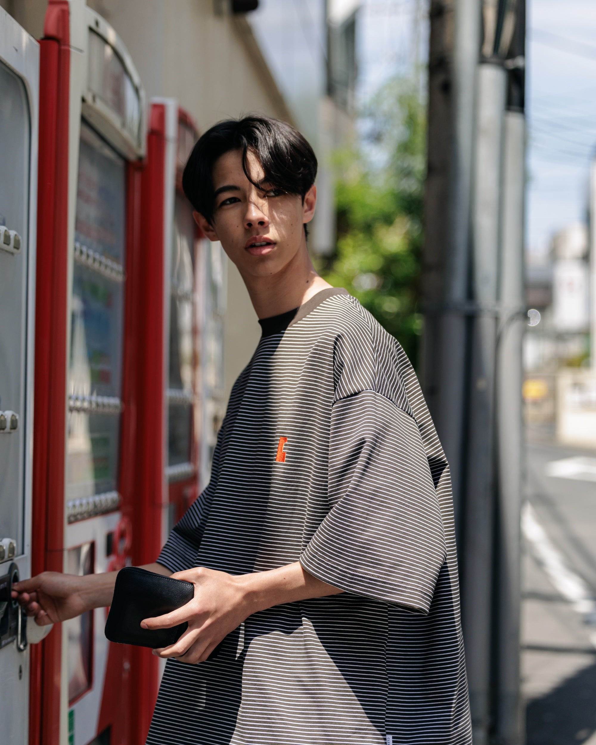 【7.30 WED 20:00- IN STOCK】"C"STRIPED MASSIVE T-SHIRT WITH DRAWSTRINGS (BROWN×WHITE)