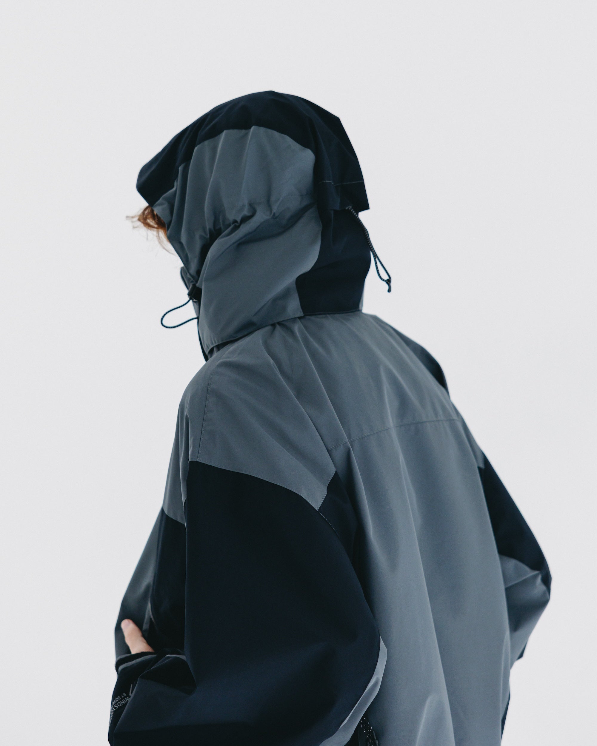 【9.3 WED 20:00- IN STOCK】+phenix WINDSTOPPER® by GORE-TEX LABS CITY MOUNTAIN PARKA (GRAPHAITE GRAY×BLACK)