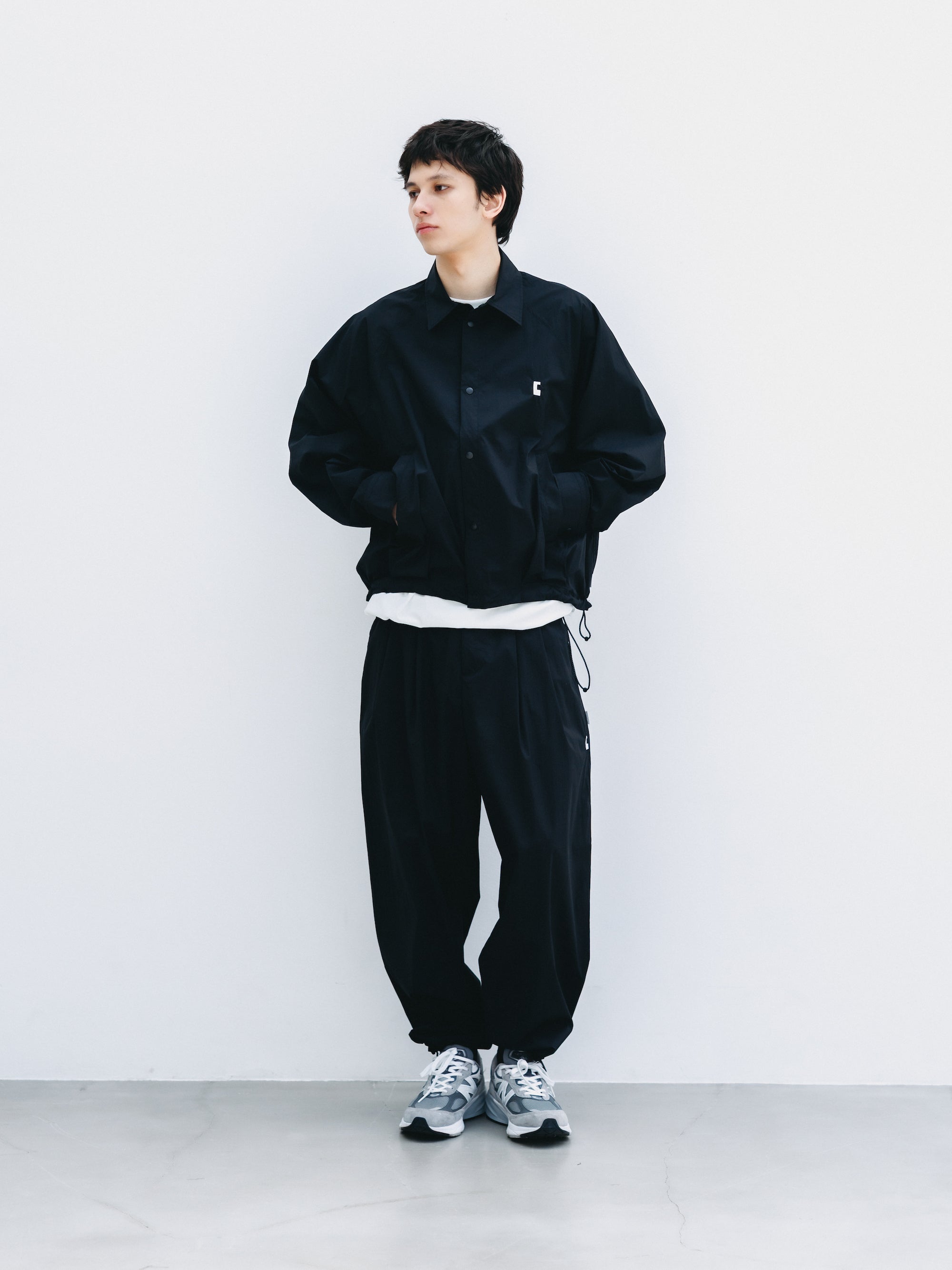 "C” CRISPY NYLON CITY UNIFORM WIDE TAPERED PANTS (BLACK×WHITE)