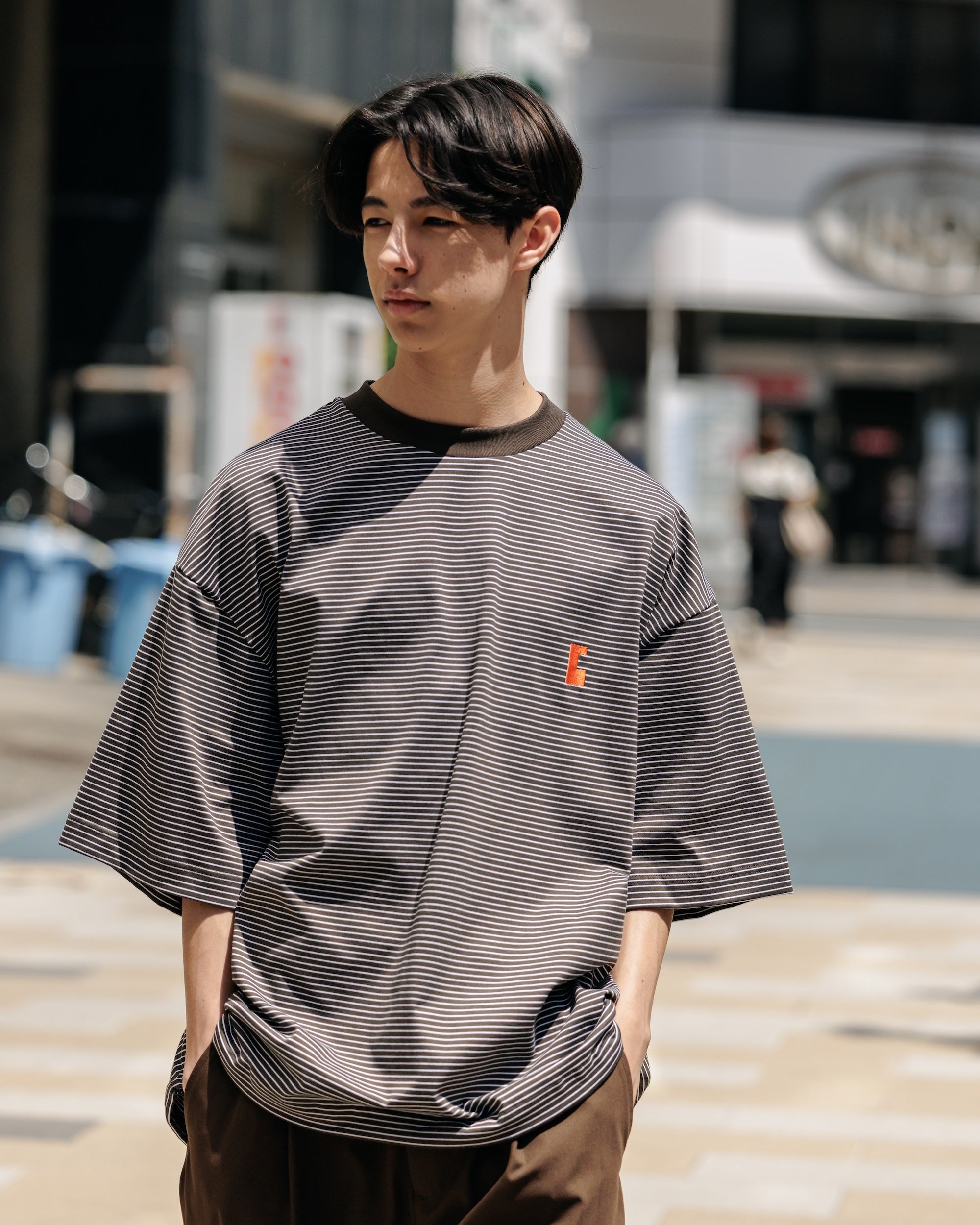 【7.30 WED 20:00- IN STOCK】"C"STRIPED MASSIVE T-SHIRT WITH DRAWSTRINGS (BROWN×WHITE)