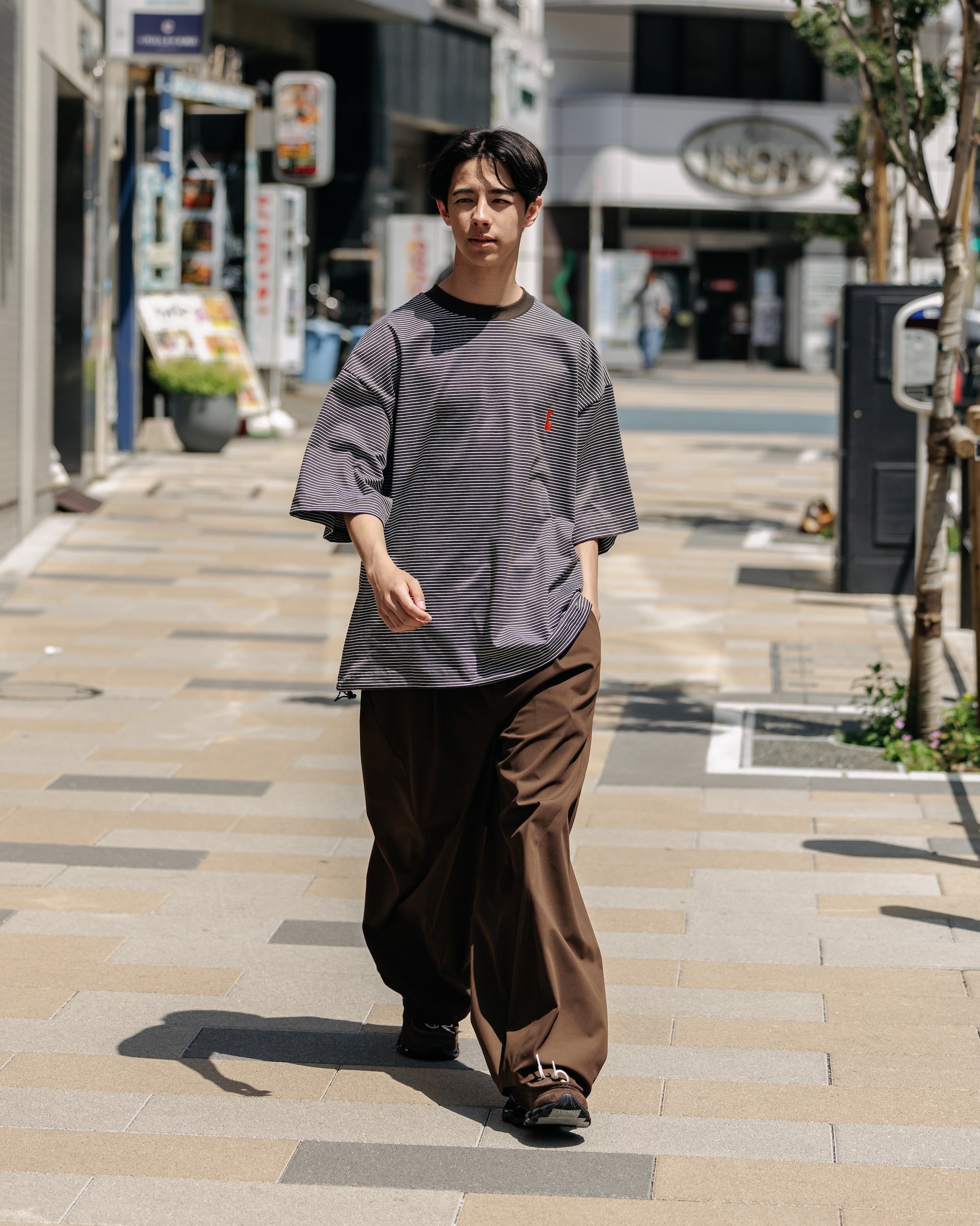 【7.30 WED 20:00- IN STOCK】"C"STRIPED MASSIVE T-SHIRT WITH DRAWSTRINGS (BROWN×WHITE)