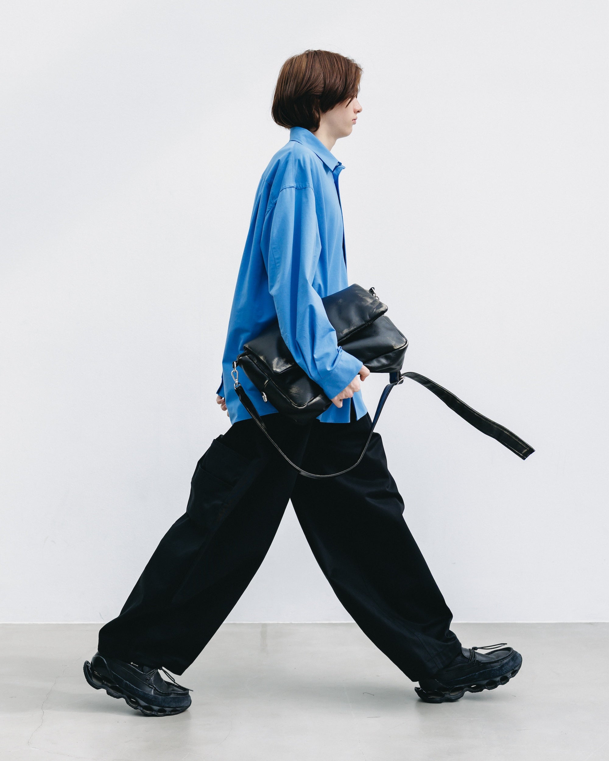 【12.10 WED 20:00- IN STOCK】VINTAGE LEATHER PADDED FLAP HOLIDAY BAG (BLACK)