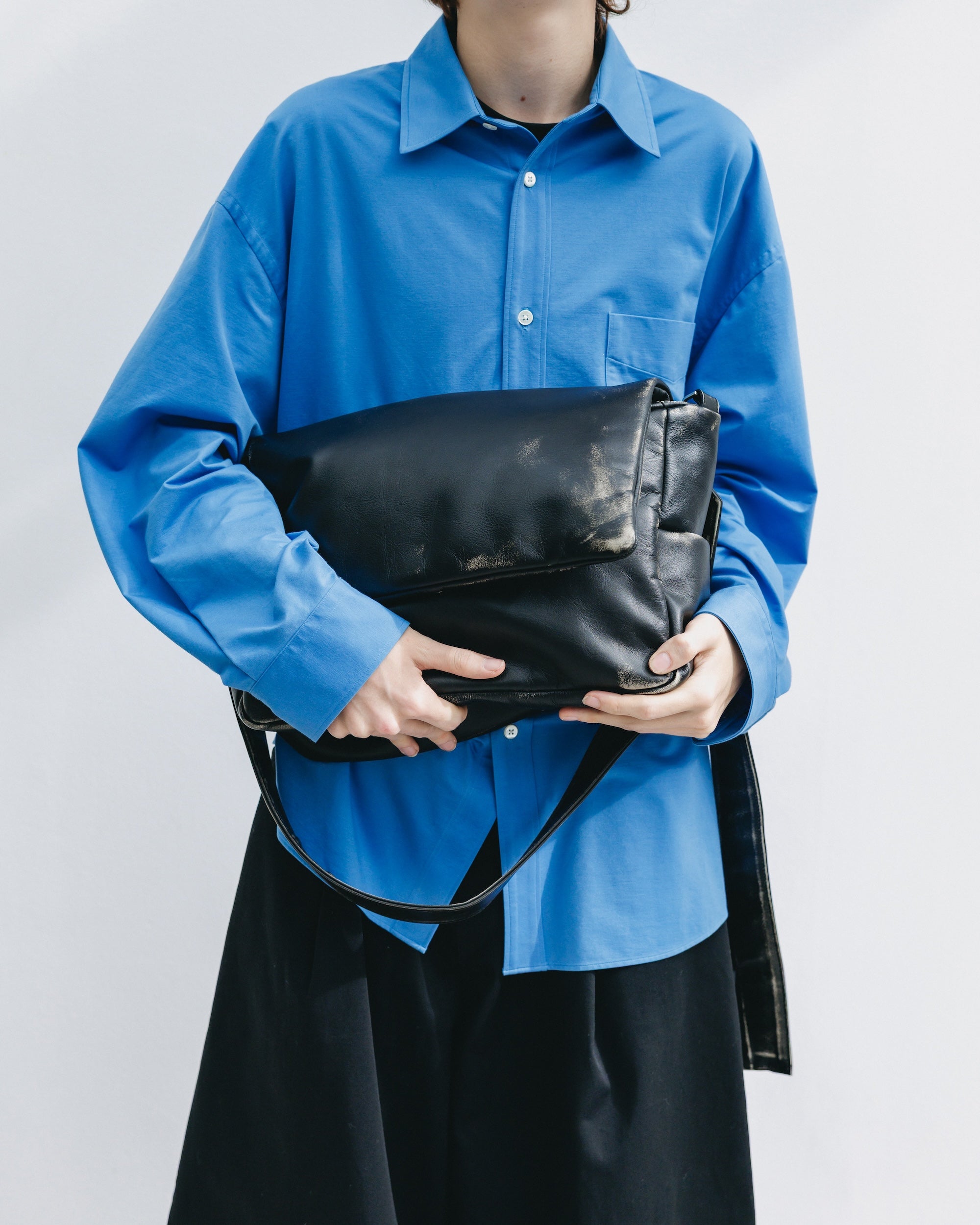 【12.10 WED 20:00- IN STOCK】VINTAGE LEATHER PADDED FLAP HOLIDAY BAG (BLACK)