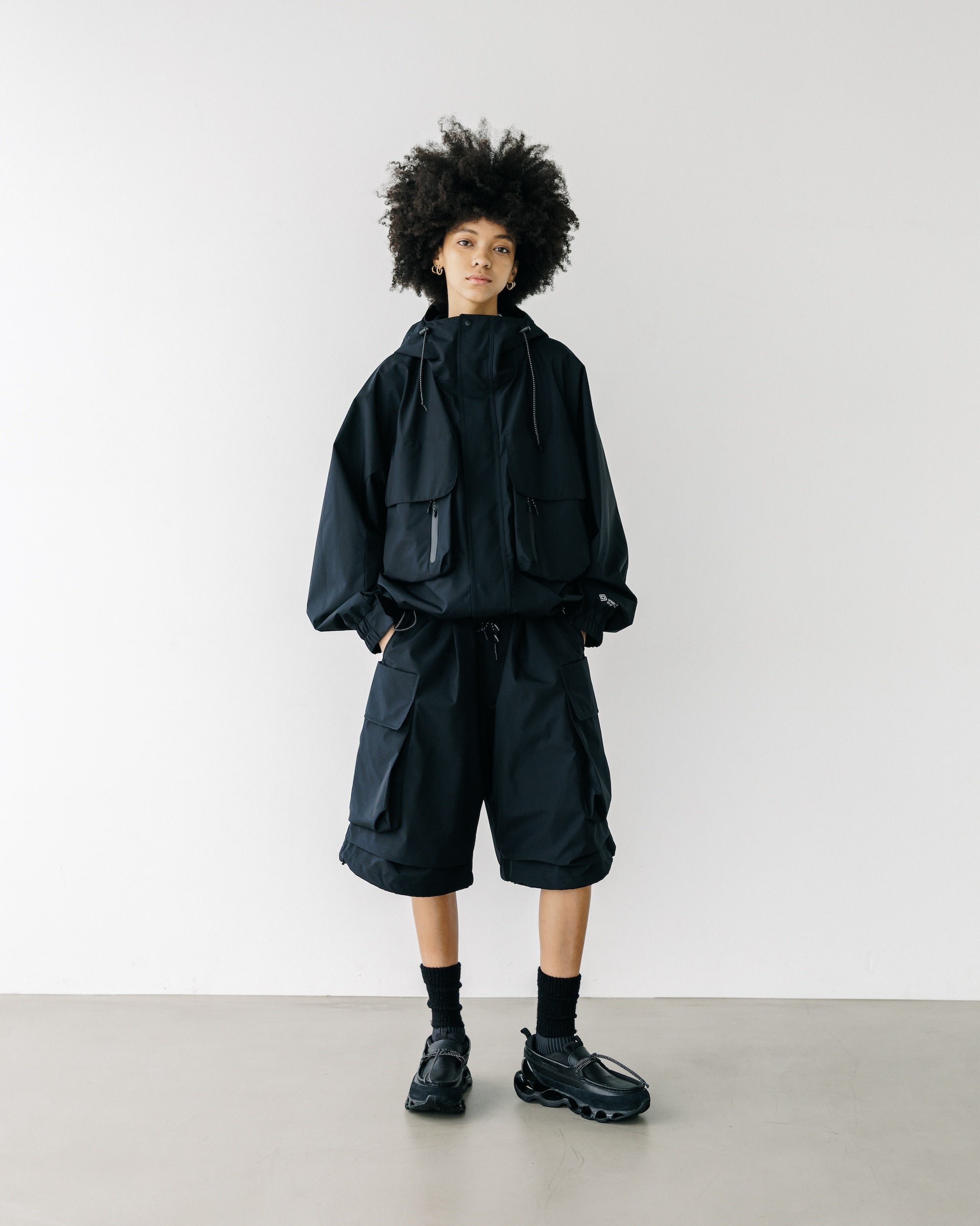 +phenix WINDSTOPPER® by GORE-TEX LABS CITY MILITARY HALF PANTS 001 (BLACK)