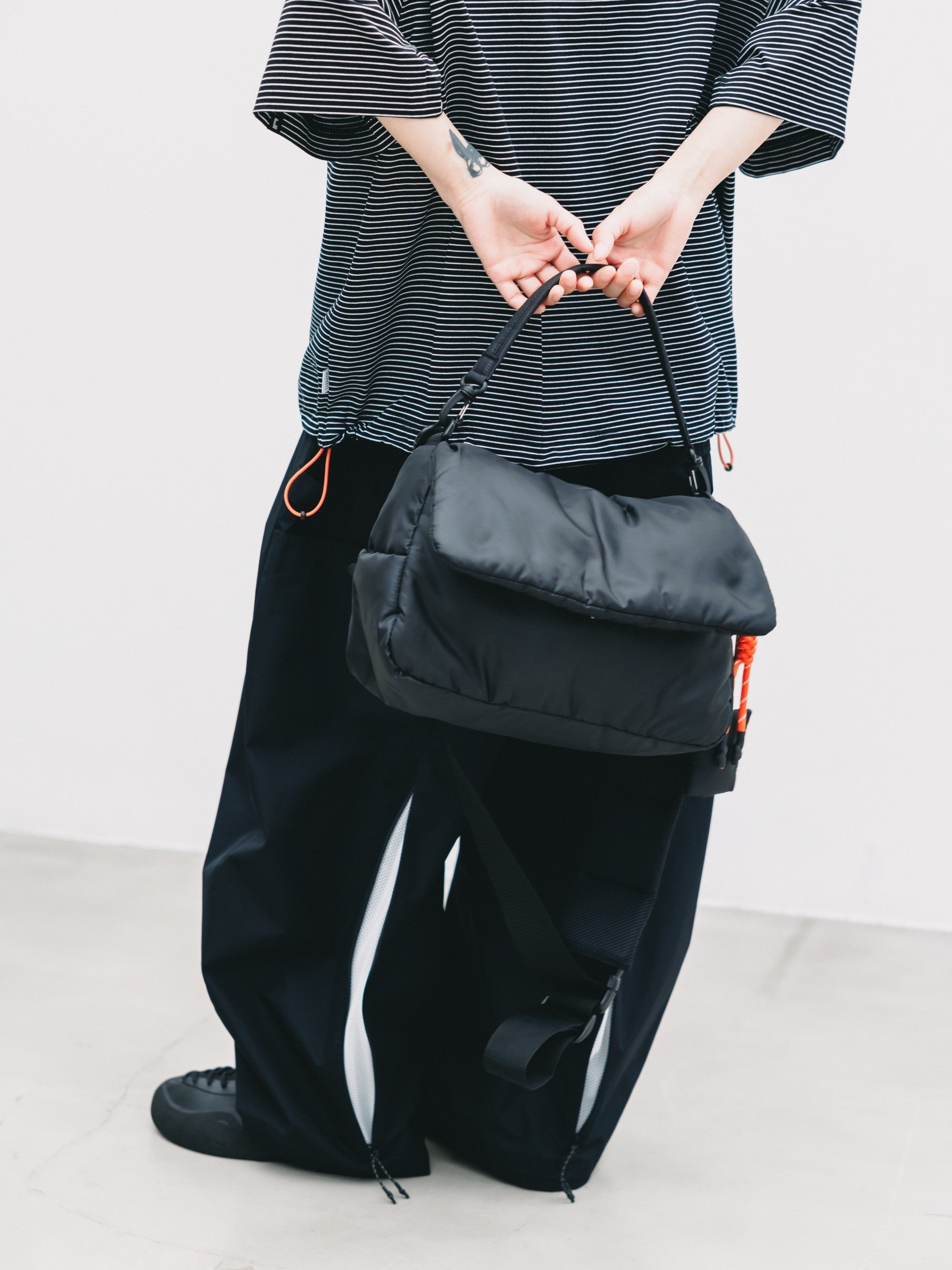 【6.24 WED 20:00- IN STOCK】PADDED FLAP HOLIDAY BAG(BLACK)