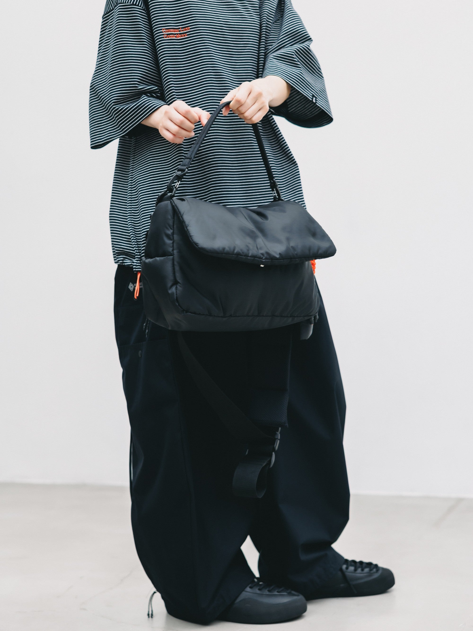 【6.24 WED 20:00- IN STOCK】PADDED FLAP HOLIDAY BAG(BLACK)