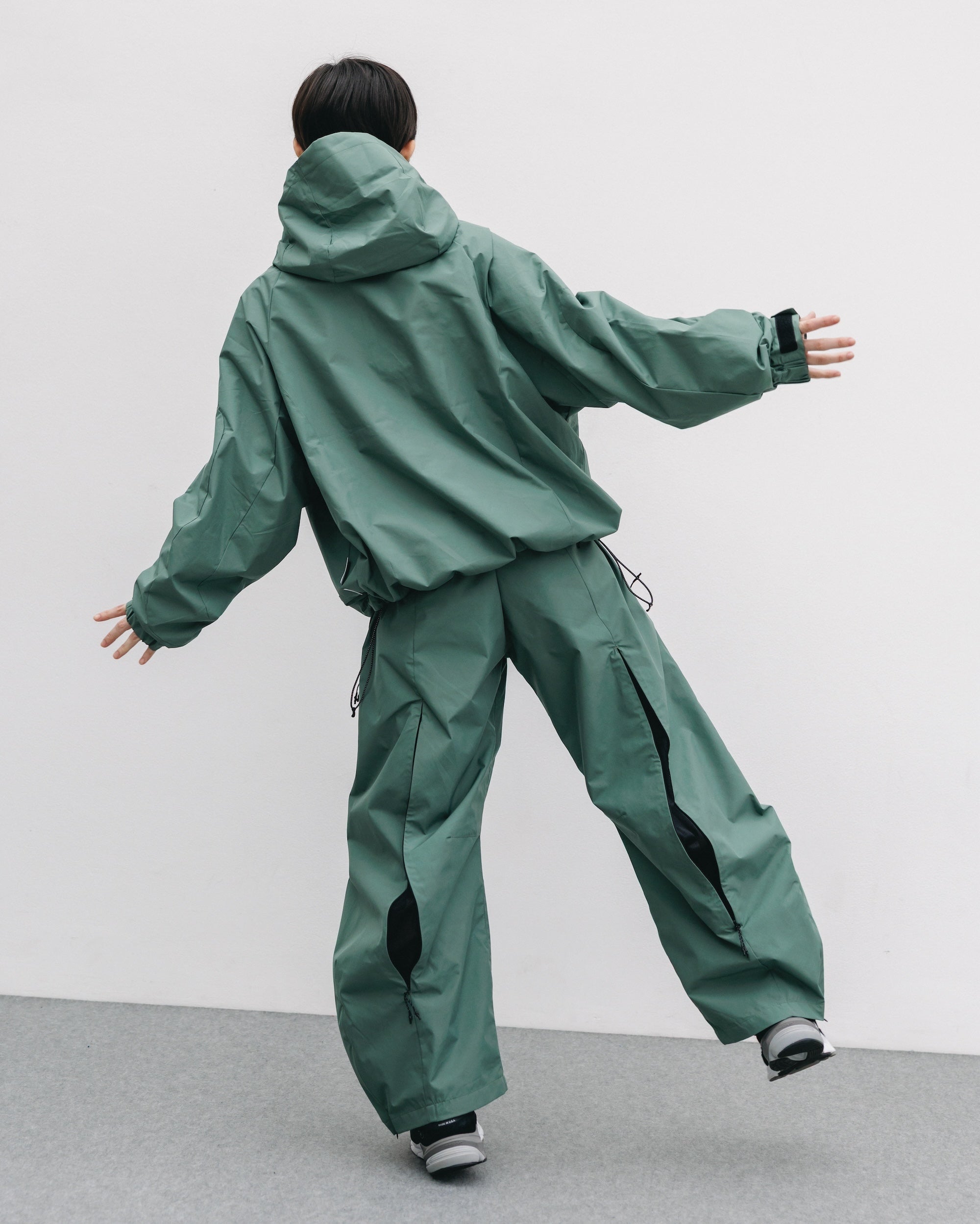 +phenix WINDSTOPPER® by GORE-TEX LABS CITY MOUNTAIN JACKET (MILITARY GREEN)