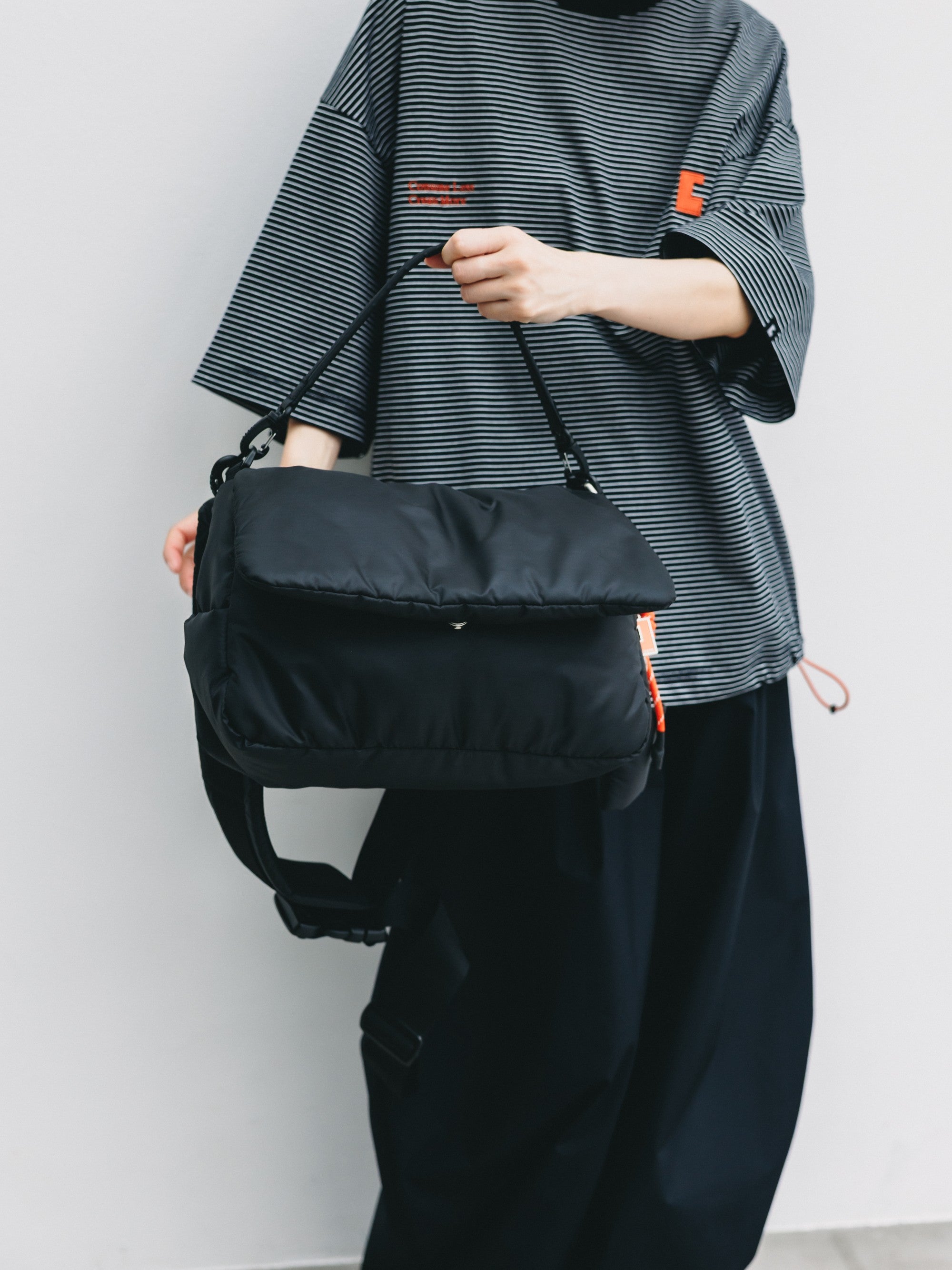 【6.24 WED 20:00- IN STOCK】PADDED FLAP HOLIDAY BAG(BLACK)