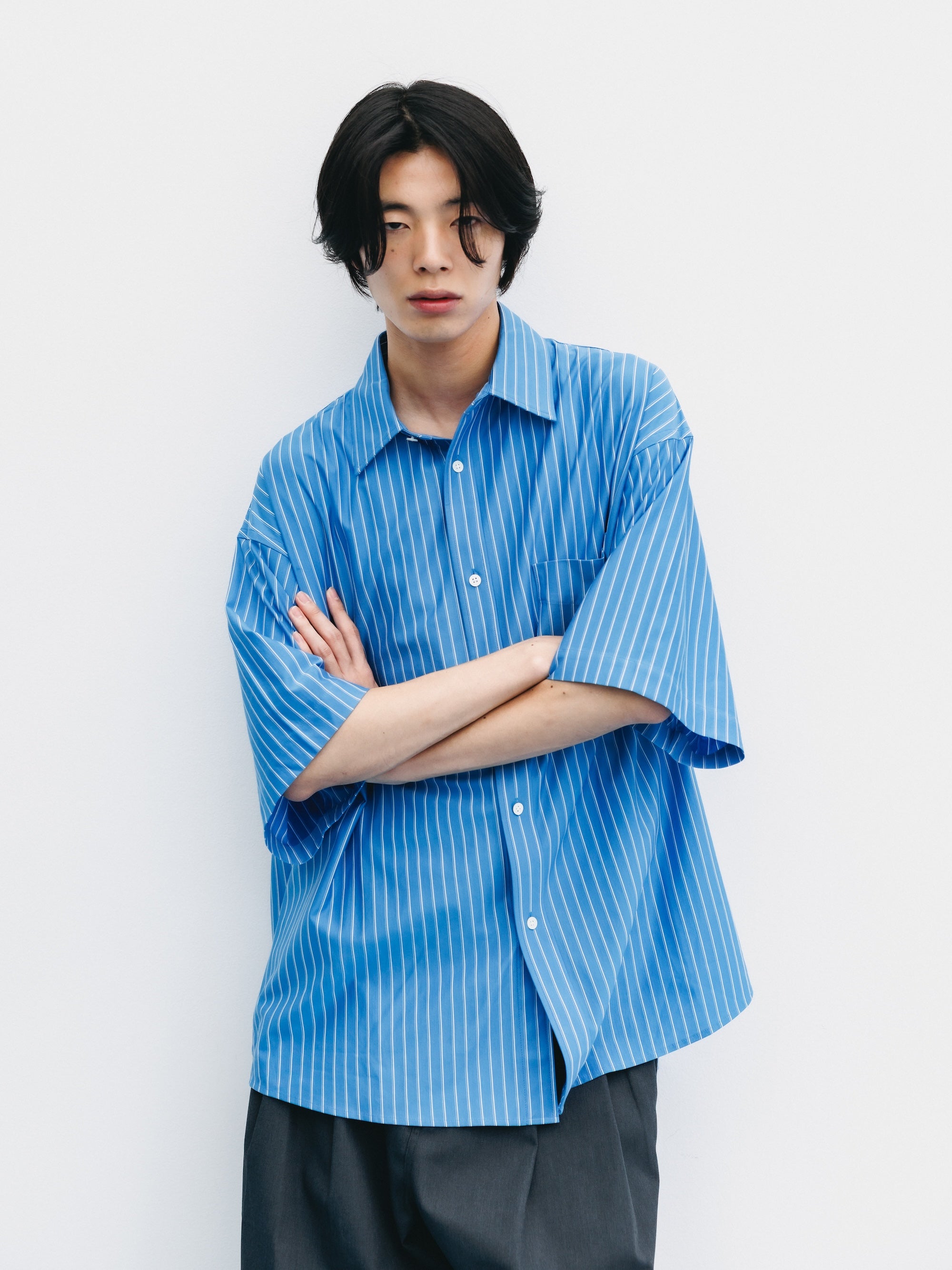 【8.5 WED 20:00- IN STOCK】THICK/THIN STRIPE 46G KNIT EVERYDAY S/S SHIRT (SAX BLUE STRIPE)