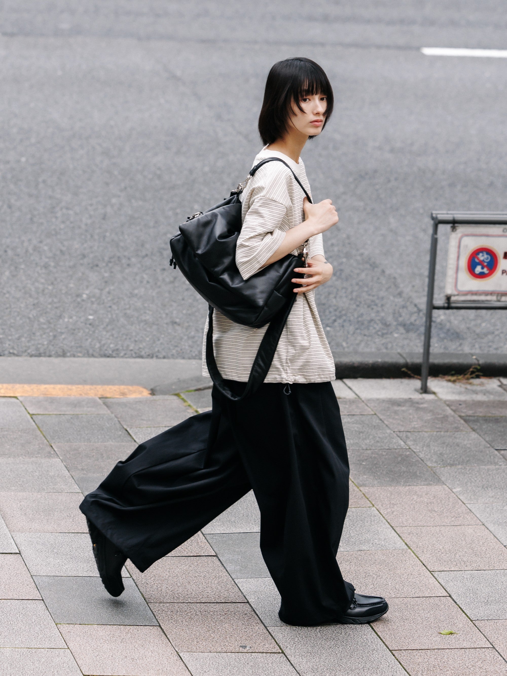 【7.18 SAT 20:00- IN STOCK】LEATHER PADDED FLAP HOLIDAY BAG