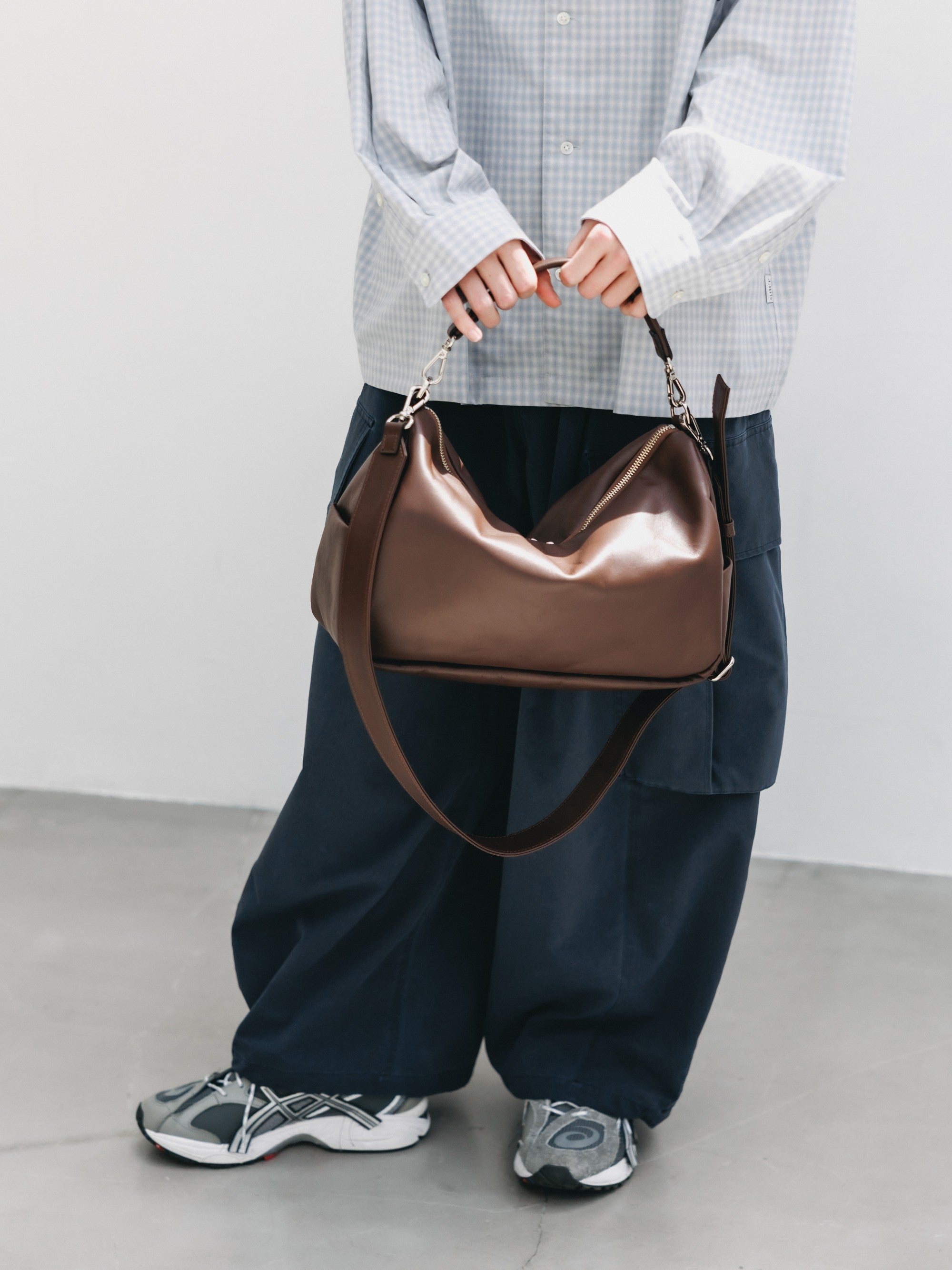 【7.29 WED 20:00- IN STOCK】LEATHER DAYOFF BAG (BROWN)