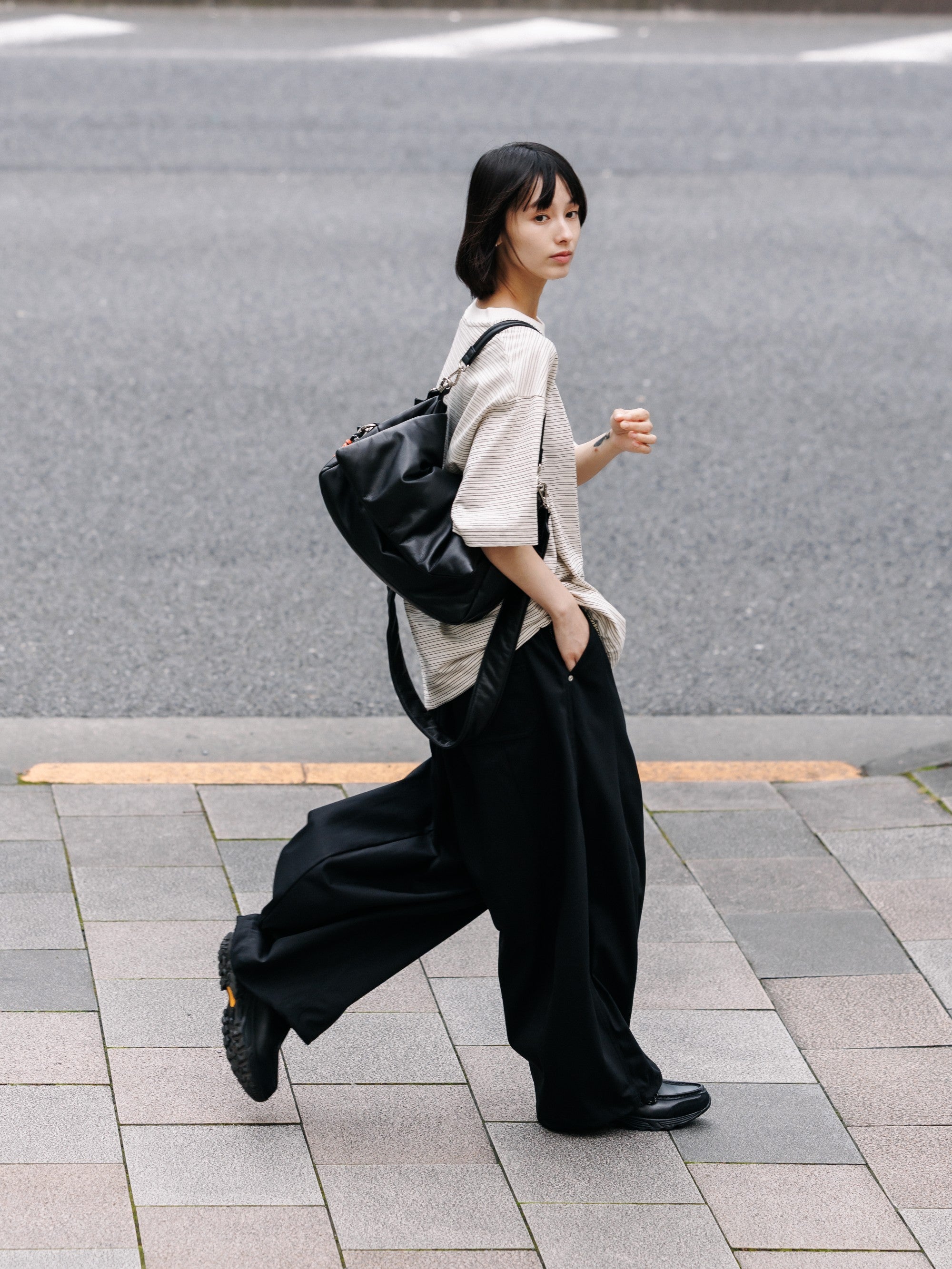 【7.18 SAT 20:00- IN STOCK】LEATHER PADDED FLAP HOLIDAY BAG