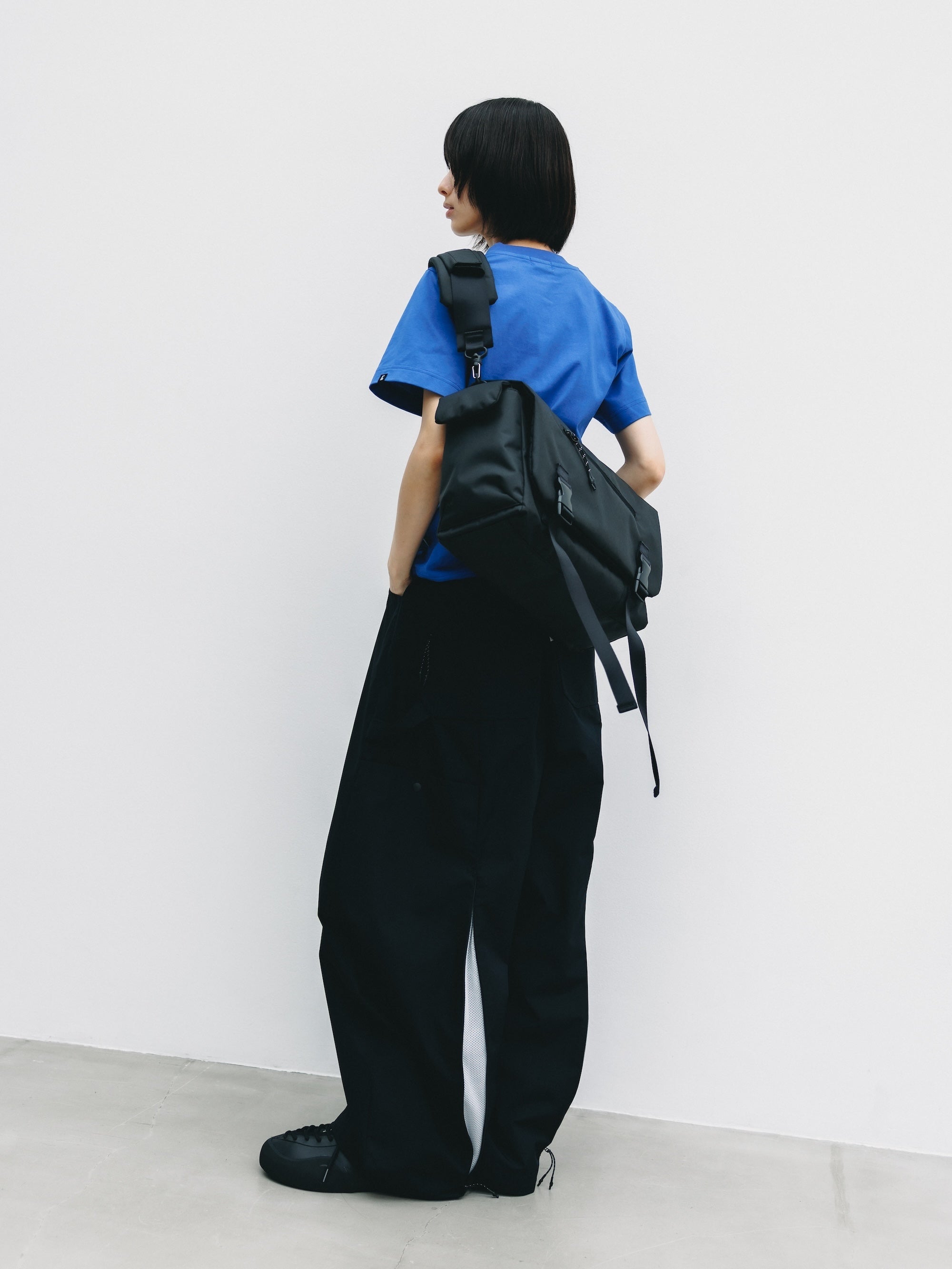 【6.13 SAT 20:00- IN STOCK】JOURNEY CROSS MESSENGER BAG (BLACK)