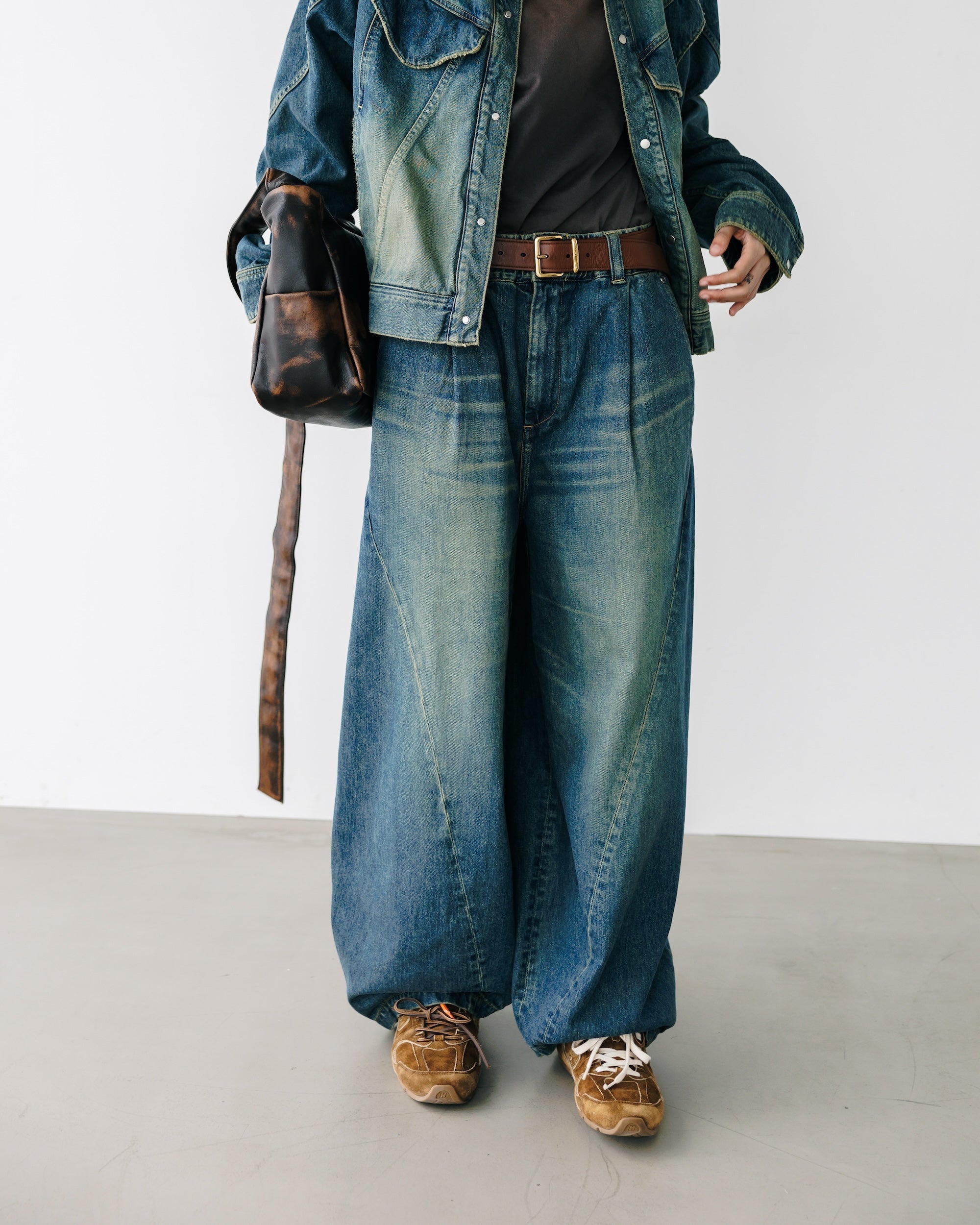 VINTAGE DYED SELVEDGE DENIM MASSIVE TWISTED PANTS (VINTAGE INDIGO)