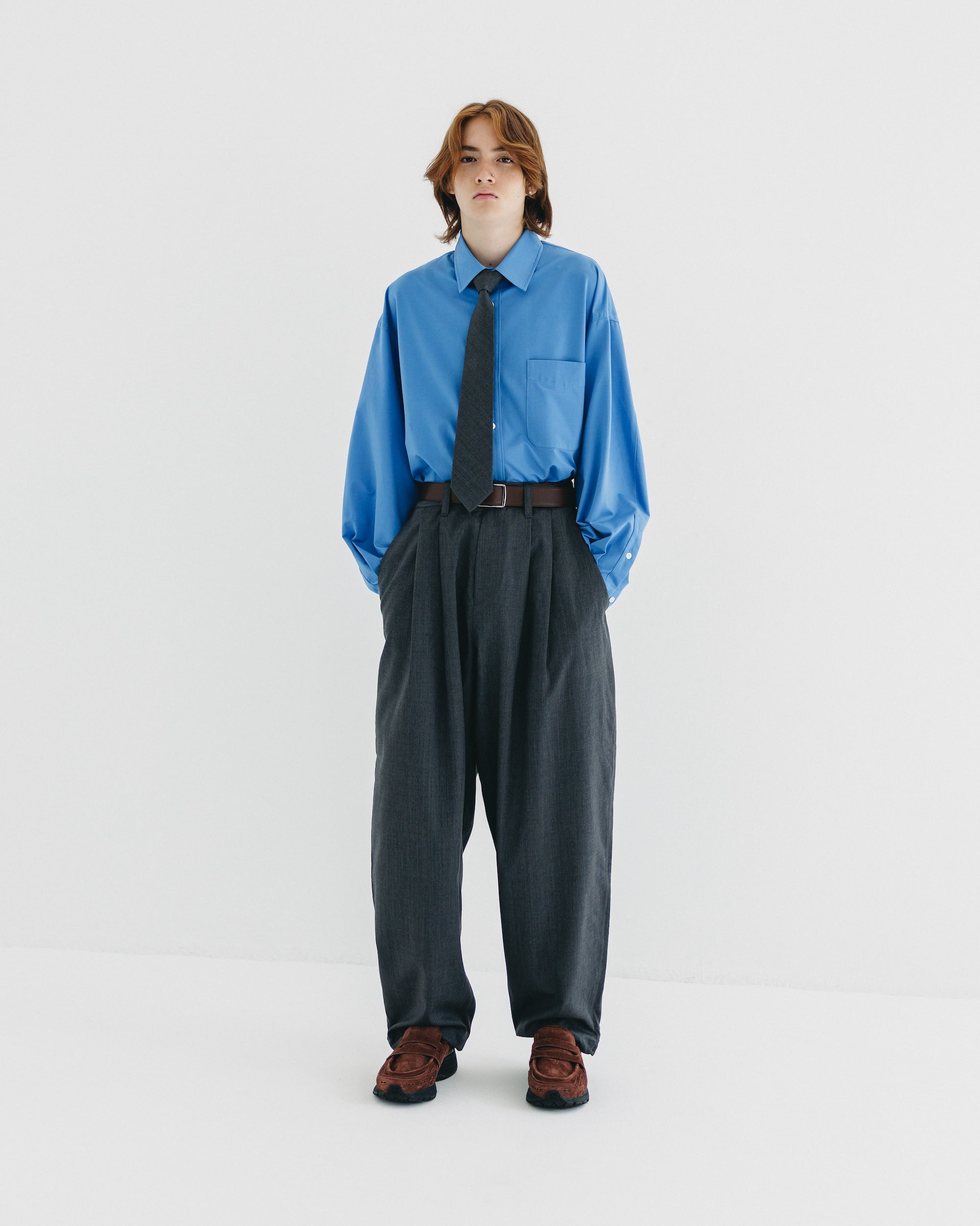【9.6 SAT 20:00- IN STOCK】WOOL GABARDINE CITY UNIFORM WIDE TAPERED PANTS (GRAY)