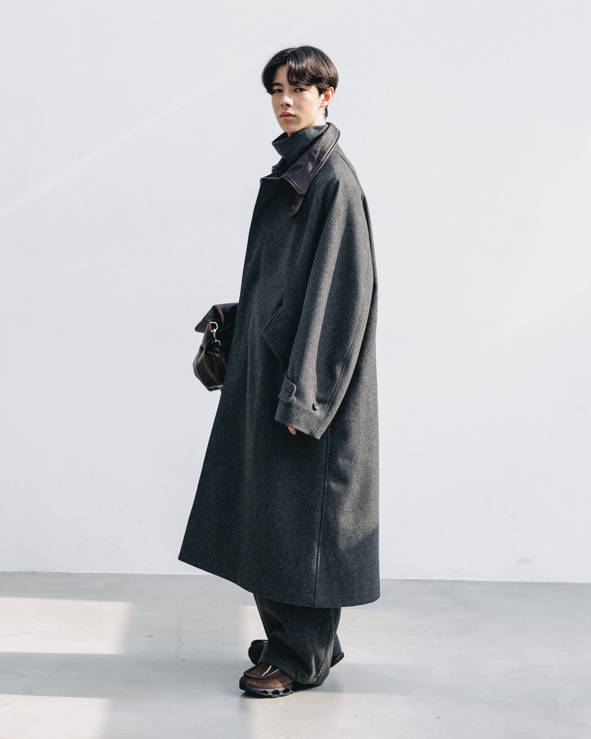 【12.10 WED 20:00- IN STOCK】LEATHER COLLAR WOOL MELTON BALMACAAN COAT (GRAY)