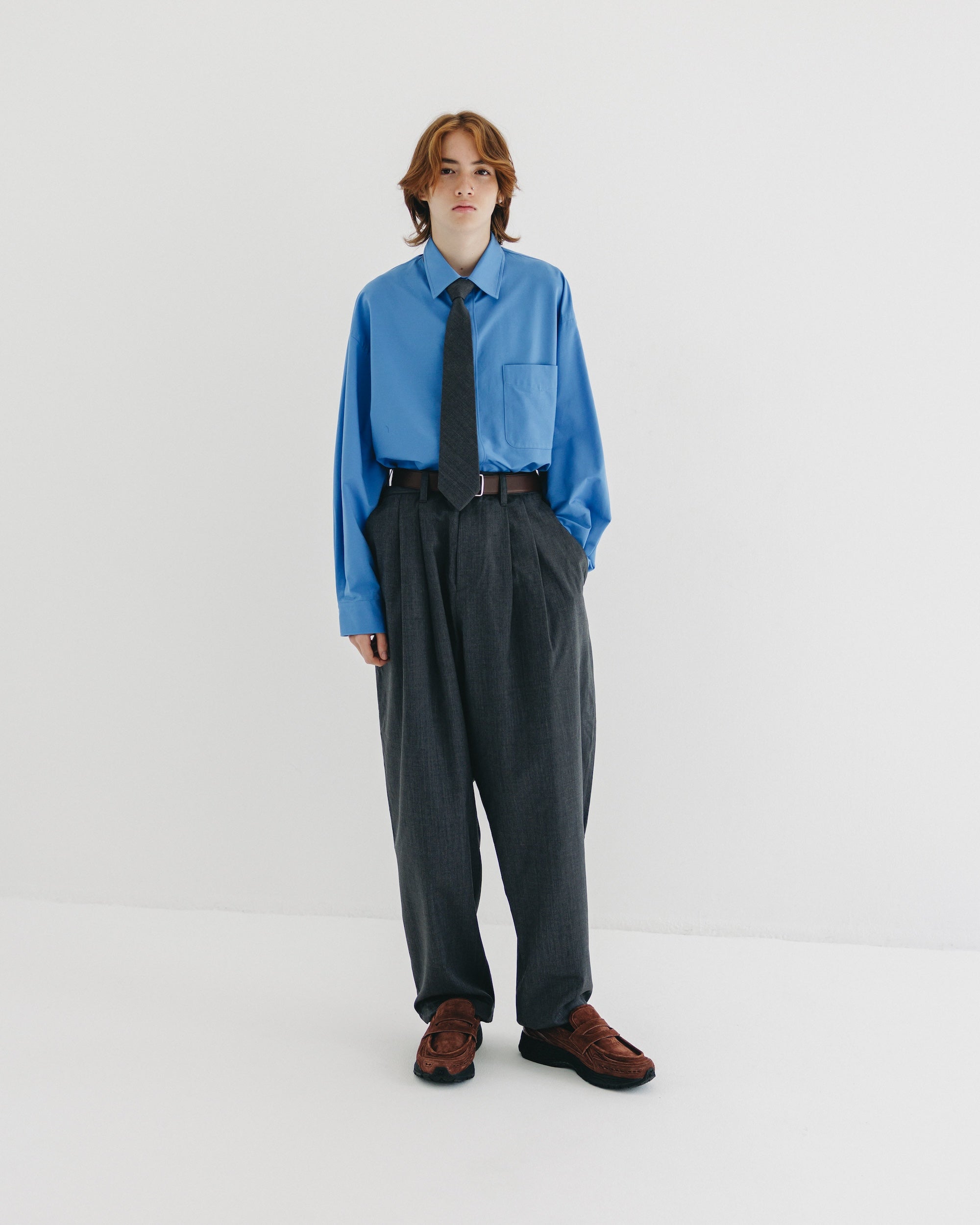 【9.6 SAT 20:00- IN STOCK】WOOL GABARDINE CITY UNIFORM WIDE TAPERED PANTS (GRAY)