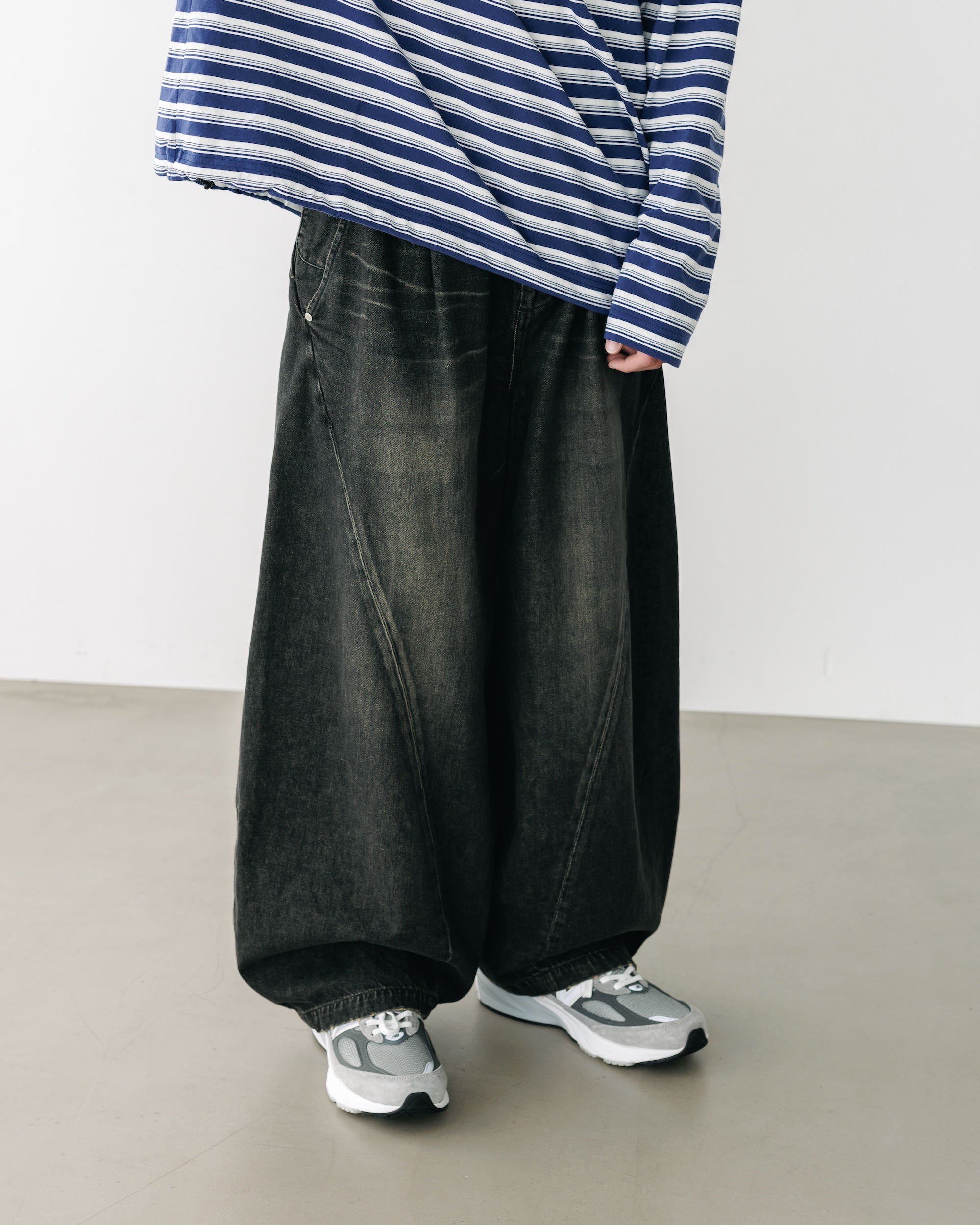 VINTAGE DYED SELVEDGE DENIM MASSIVE TWISTED PANTS (VINTAGE BLACK)
