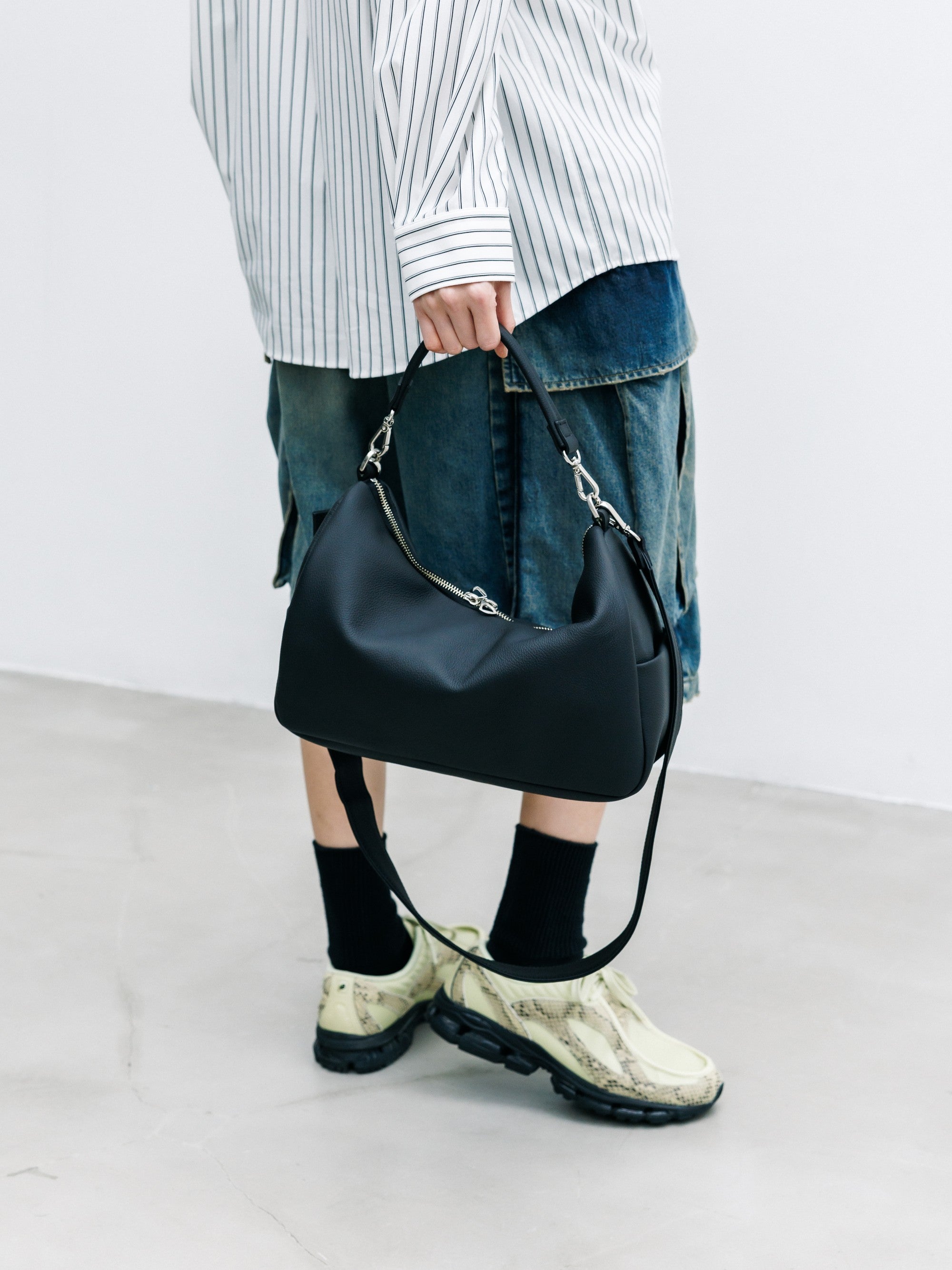 【8.15 SAT 20:00- IN STOCK】GRAIN LEATHER DAYOFF BAG (BLACK)