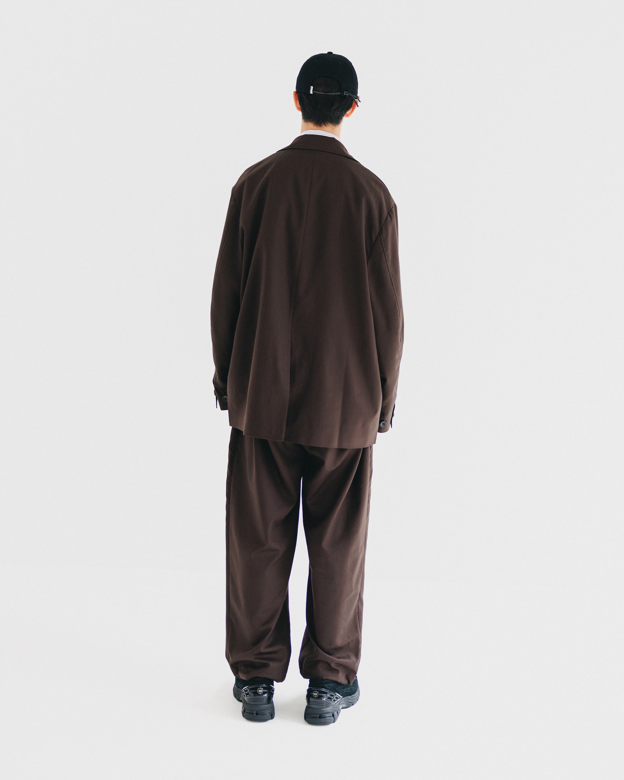 【9.6 SAT 20:00- IN STOCK】WOOL GABARDINE CITY UNIFORM TAILORED JACKET (BROWN)