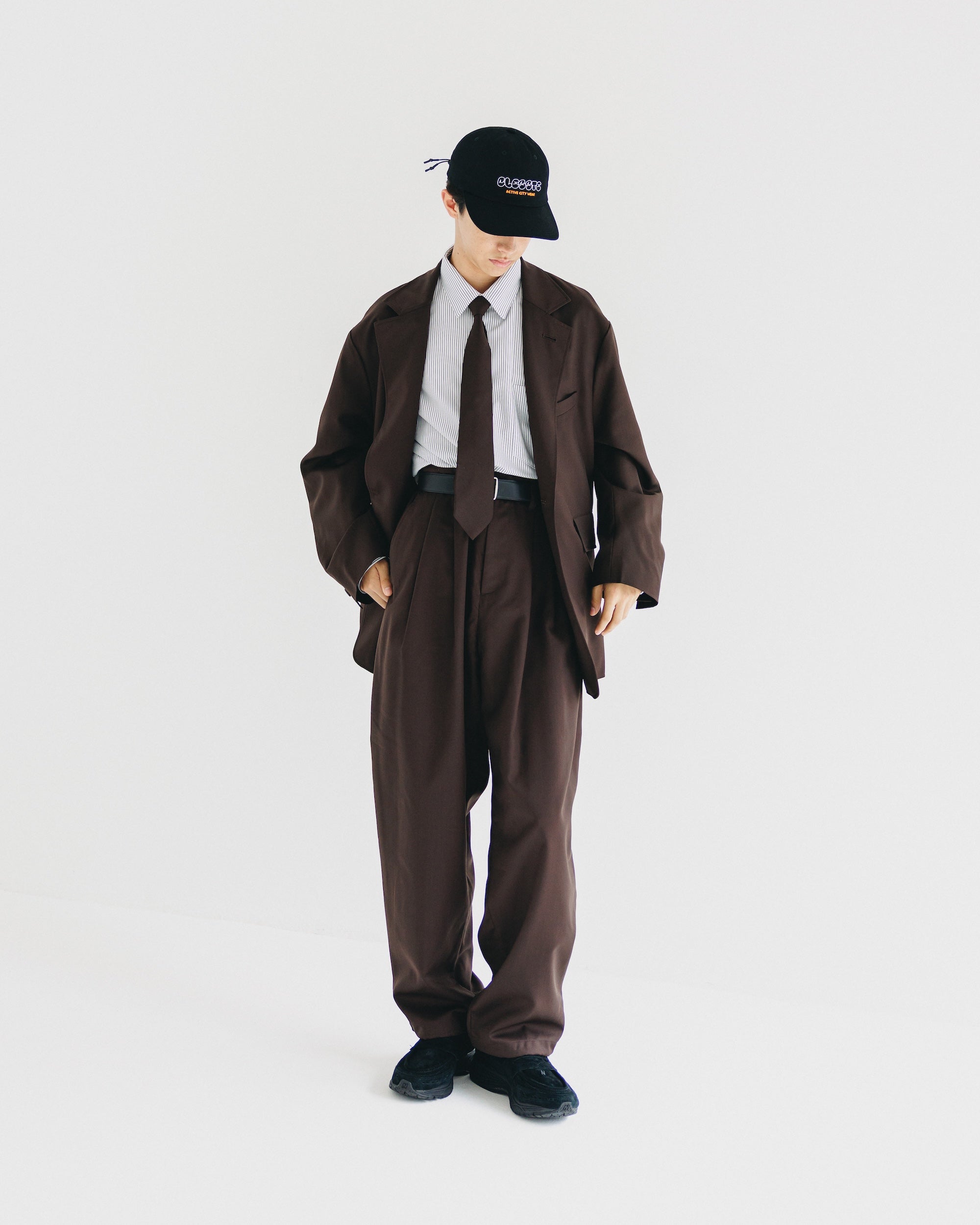 【9.6 SAT 20:00- IN STOCK】WOOL GABARDINE CITY UNIFORM TAILORED JACKET (BROWN)