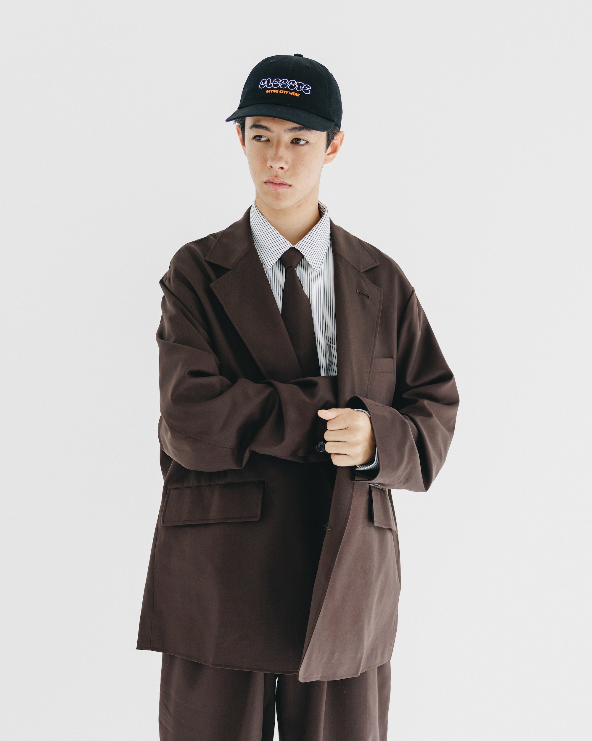 【9.6 SAT 20:00- IN STOCK】WOOL GABARDINE CITY UNIFORM TAILORED JACKET (BROWN)