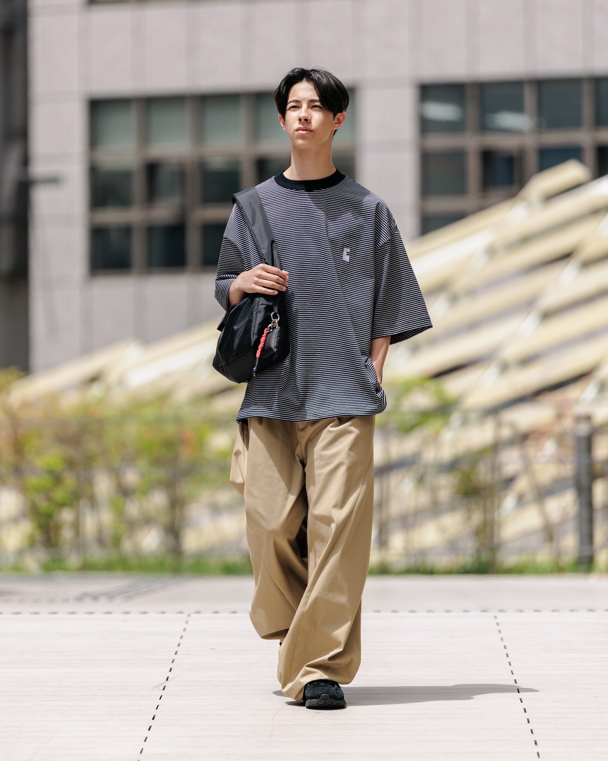 【7.30 WED 20:00- IN STOCK】"C"STRIPED MASSIVE T-SHIRT WITH DRAWSTRINGS (BLACK×WHITE)