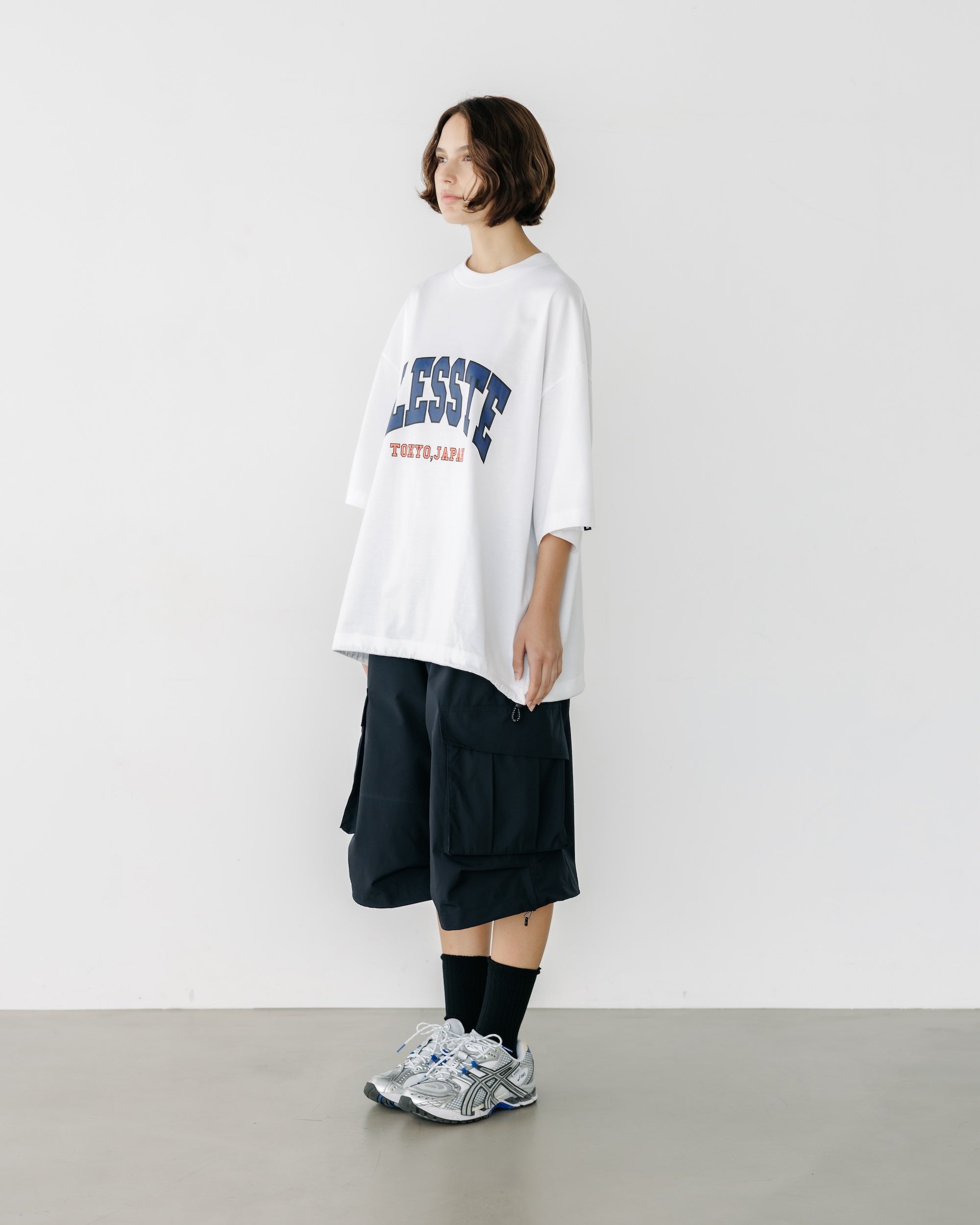 COLLEGE LOGO PRINT MASSIVE T-SHIRT WITH DRAWSTRINGS (WHITE)