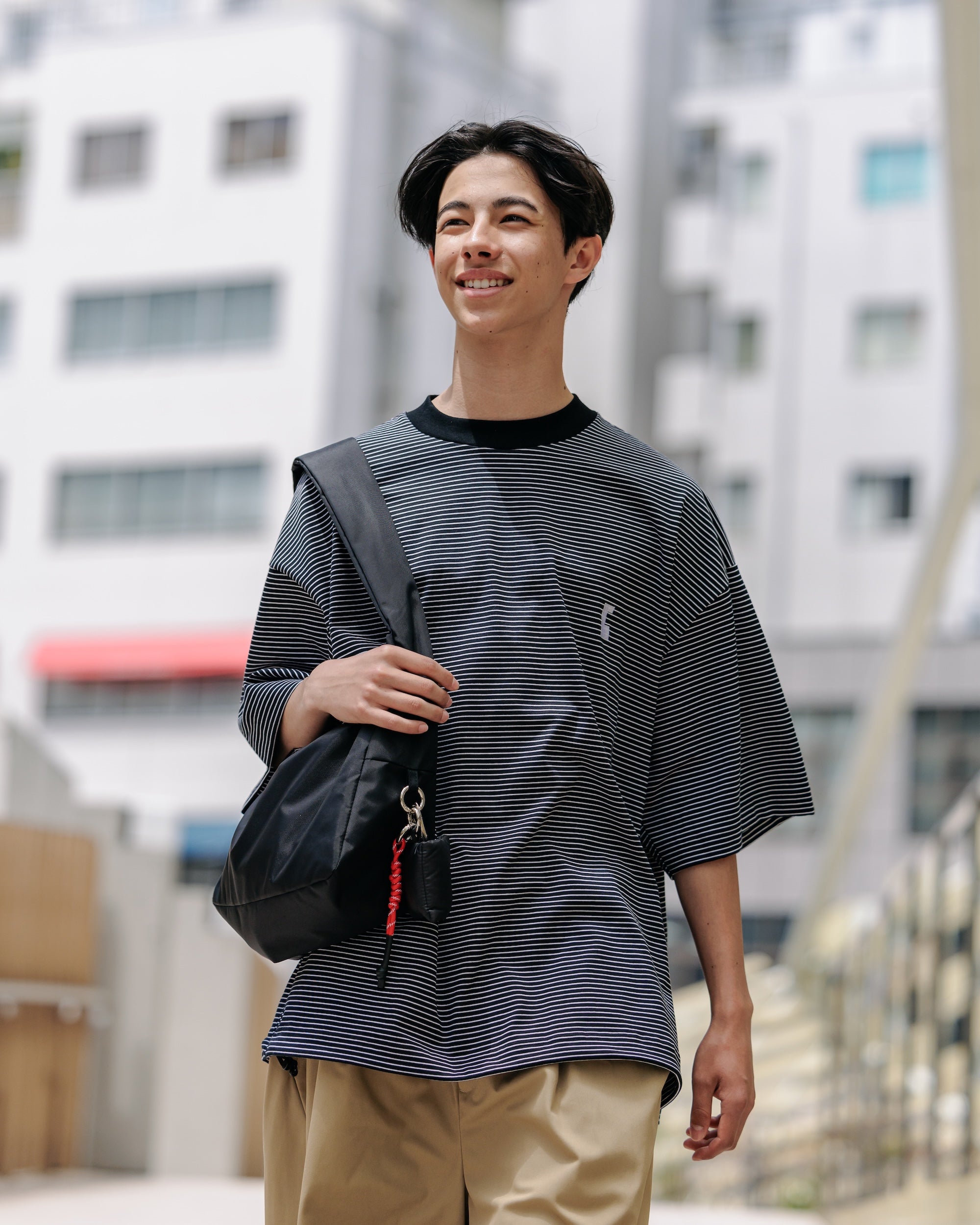 【7.30 WED 20:00- IN STOCK】"C"STRIPED MASSIVE T-SHIRT WITH DRAWSTRINGS (BLACK×WHITE)