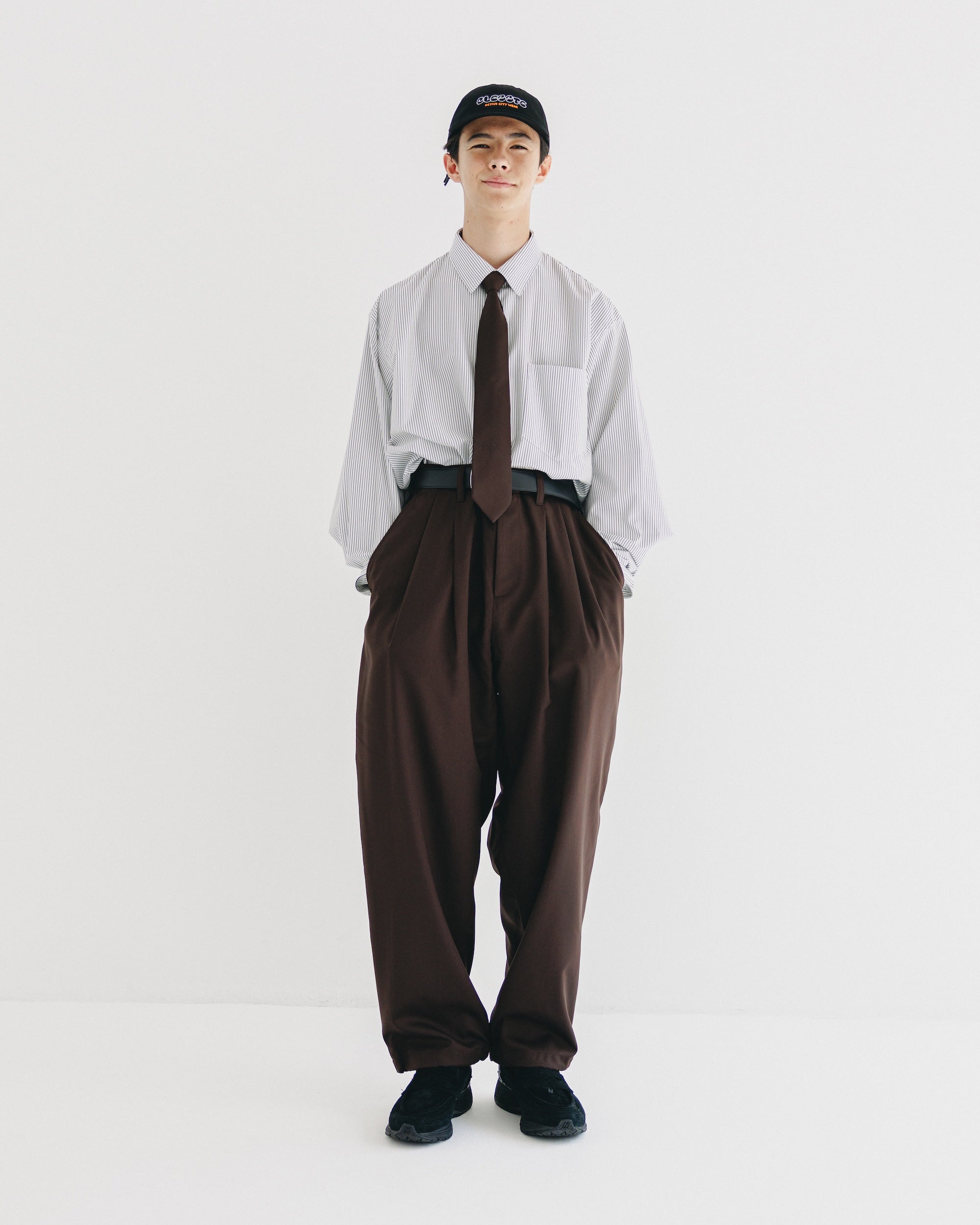 【9.6 SAT 20:00- IN STOCK】WOOL GABARDINE CITY UNIFORM WIDE TAPERED PANTS (BROWN)