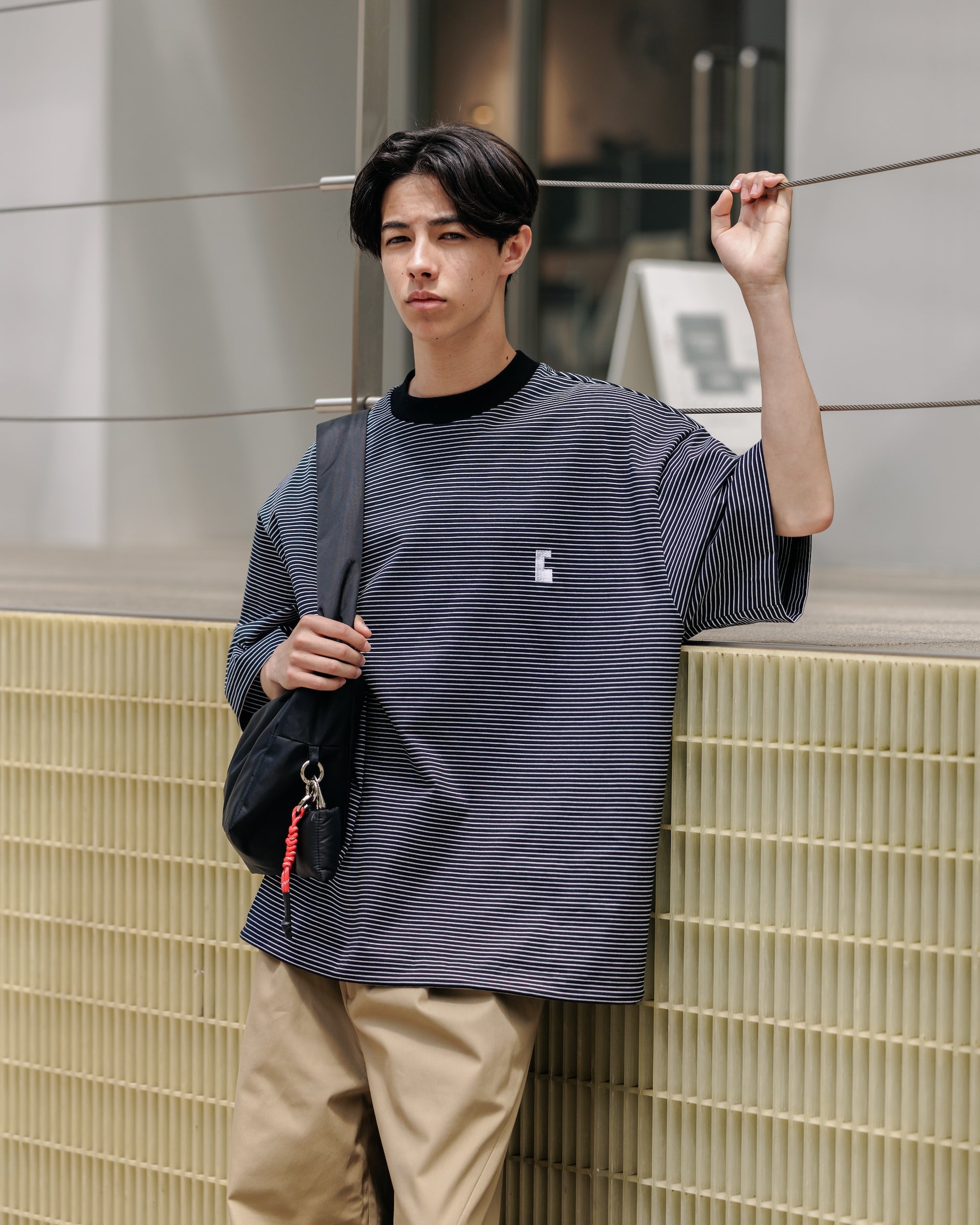 【7.30 WED 20:00- IN STOCK】"C"STRIPED MASSIVE T-SHIRT WITH DRAWSTRINGS (BLACK×WHITE)