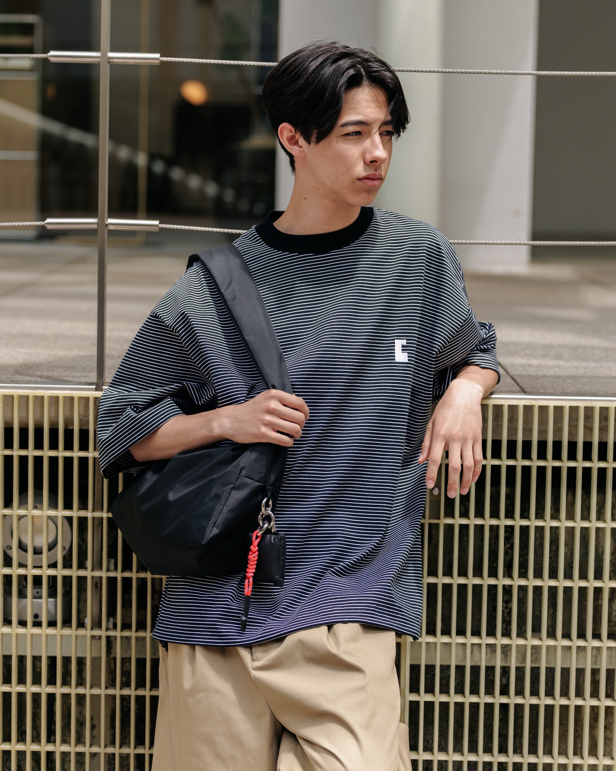 【7.30 WED 20:00- IN STOCK】"C"STRIPED MASSIVE T-SHIRT WITH DRAWSTRINGS (BLACK×WHITE)