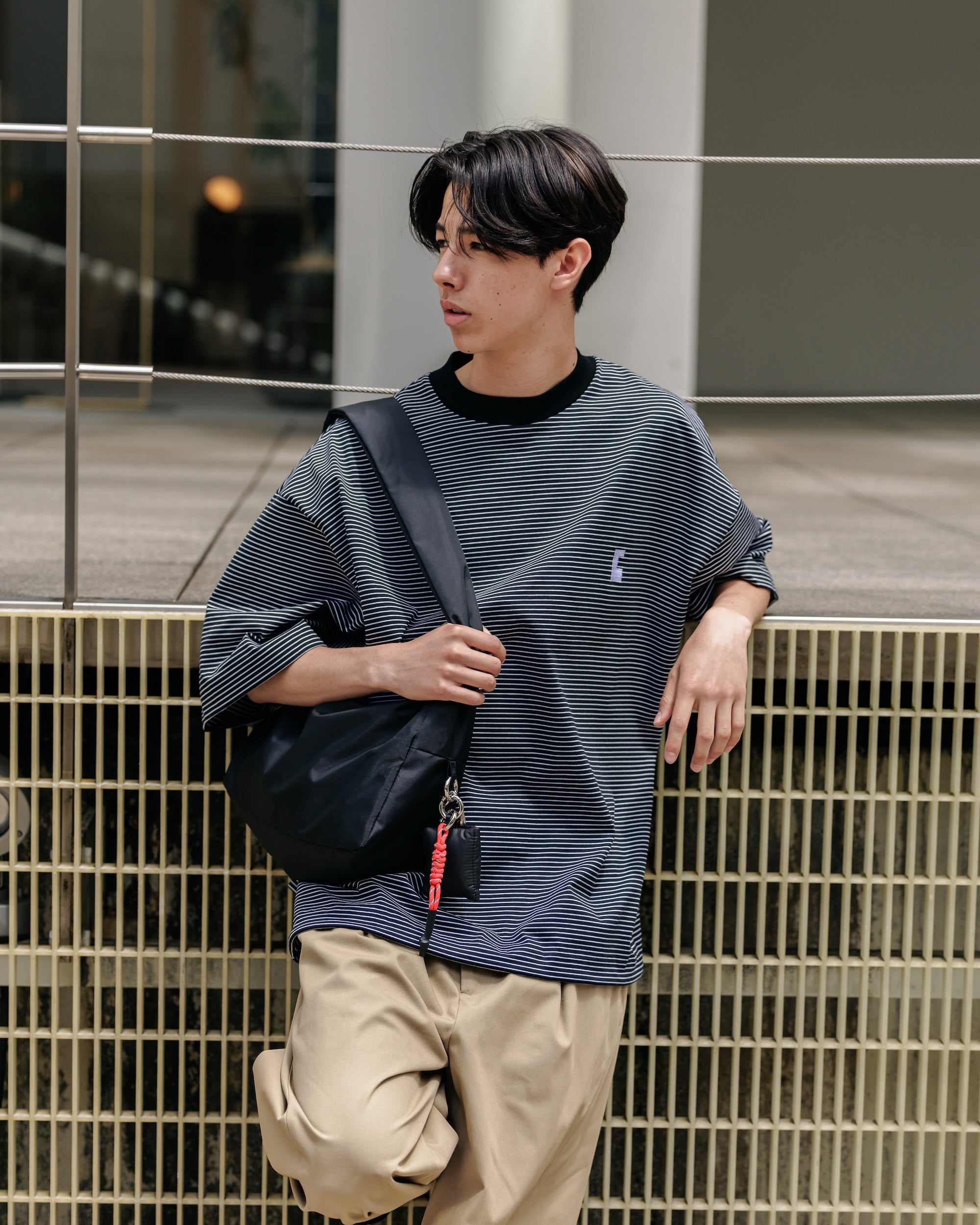 【7.30 WED 20:00- IN STOCK】"C"STRIPED MASSIVE T-SHIRT WITH DRAWSTRINGS (BLACK×WHITE)