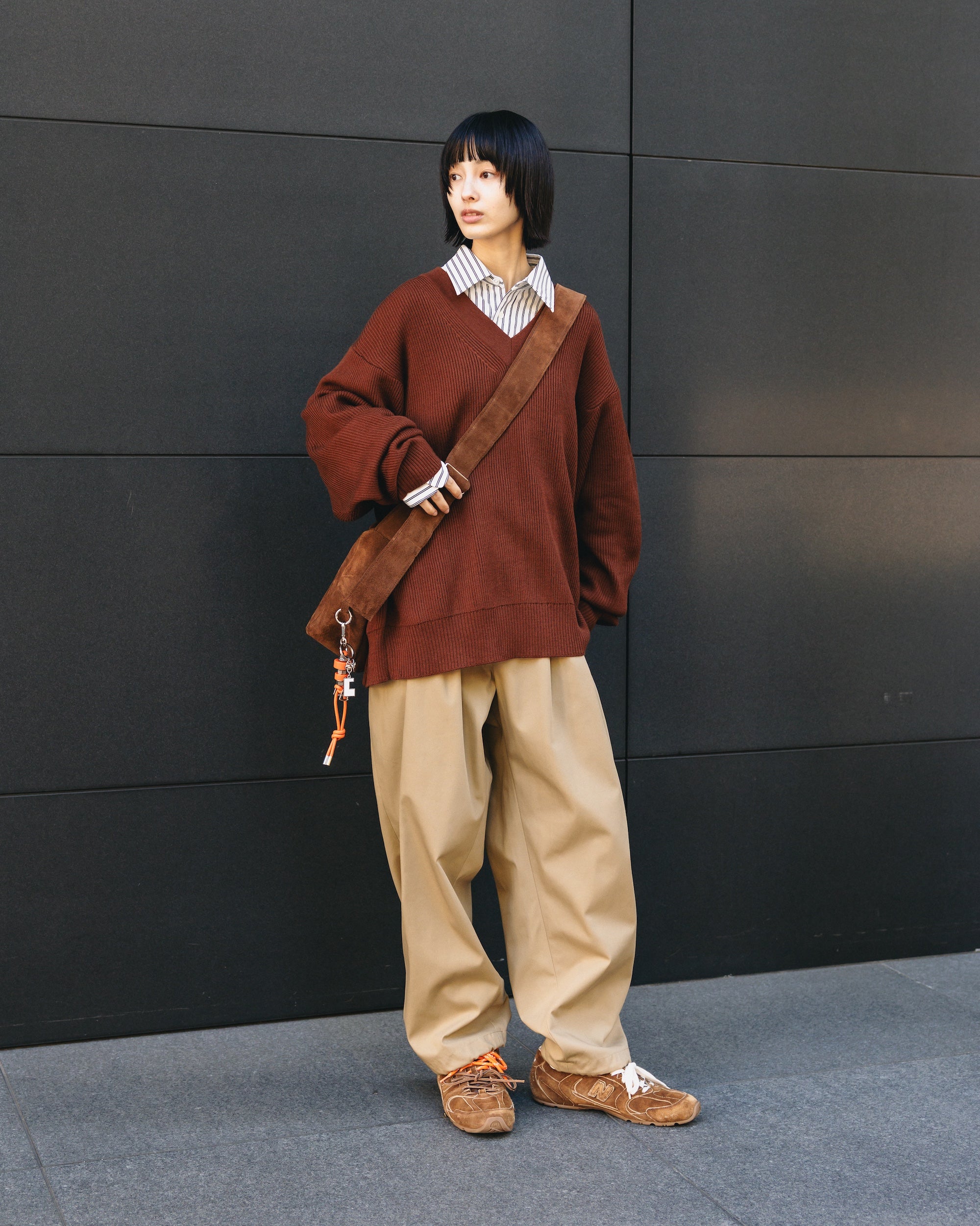 【1.7 WED 20:00- IN STOCK】FINE WOOL V-NECK KNIT PULLOVER (BROWN)