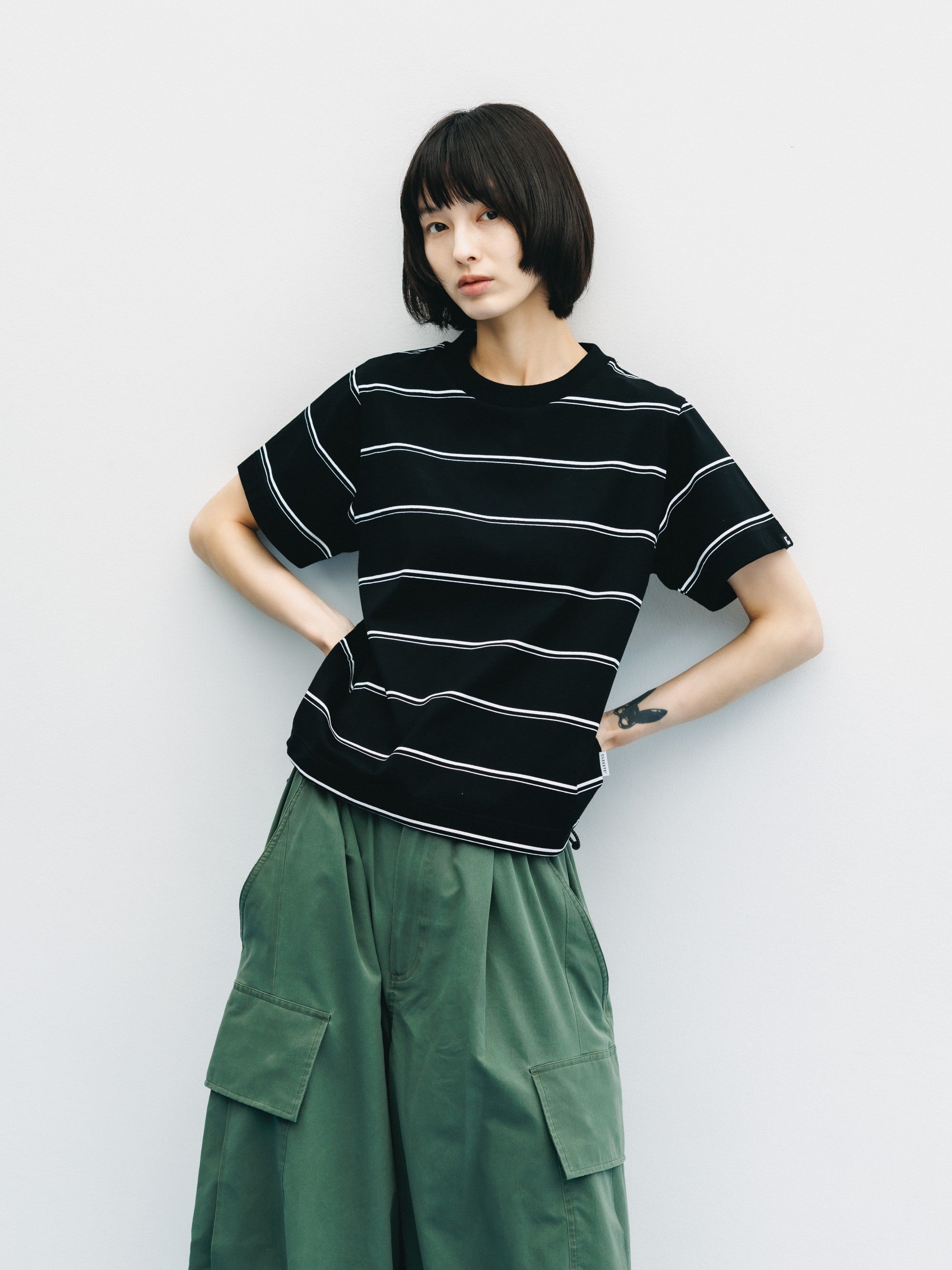 THICK THIN STRIPE S/S T-SHIRT WITH DRAWSTRINGS (BLACK)