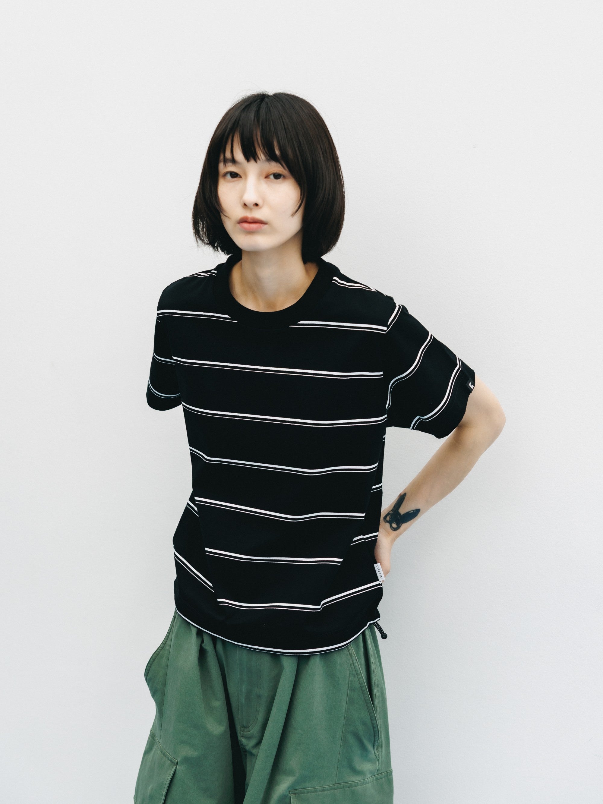 THICK THIN STRIPE S/S T-SHIRT WITH DRAWSTRINGS (BLACK)