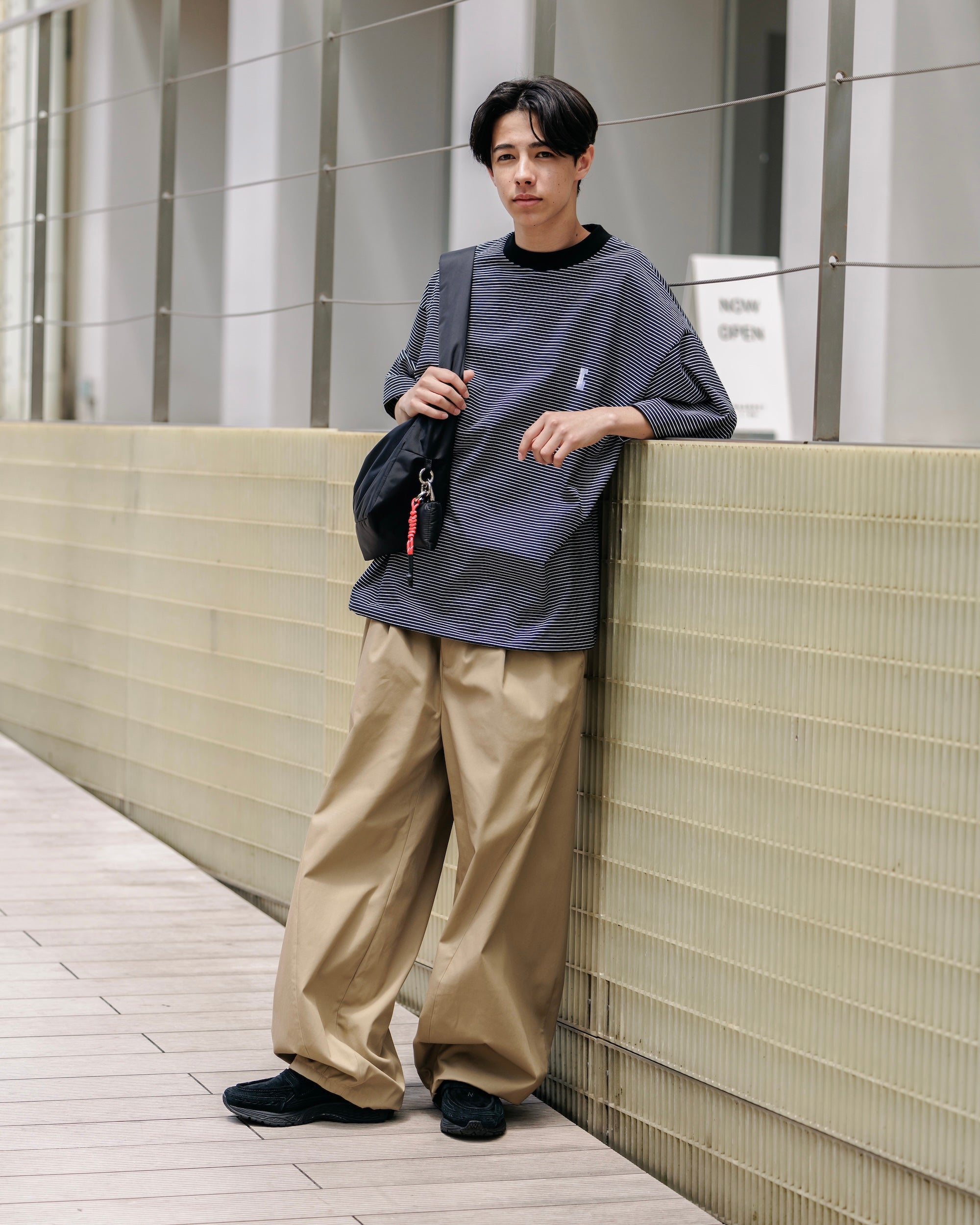 【7.30 WED 20:00- IN STOCK】"C"STRIPED MASSIVE T-SHIRT WITH DRAWSTRINGS (BLACK×WHITE)