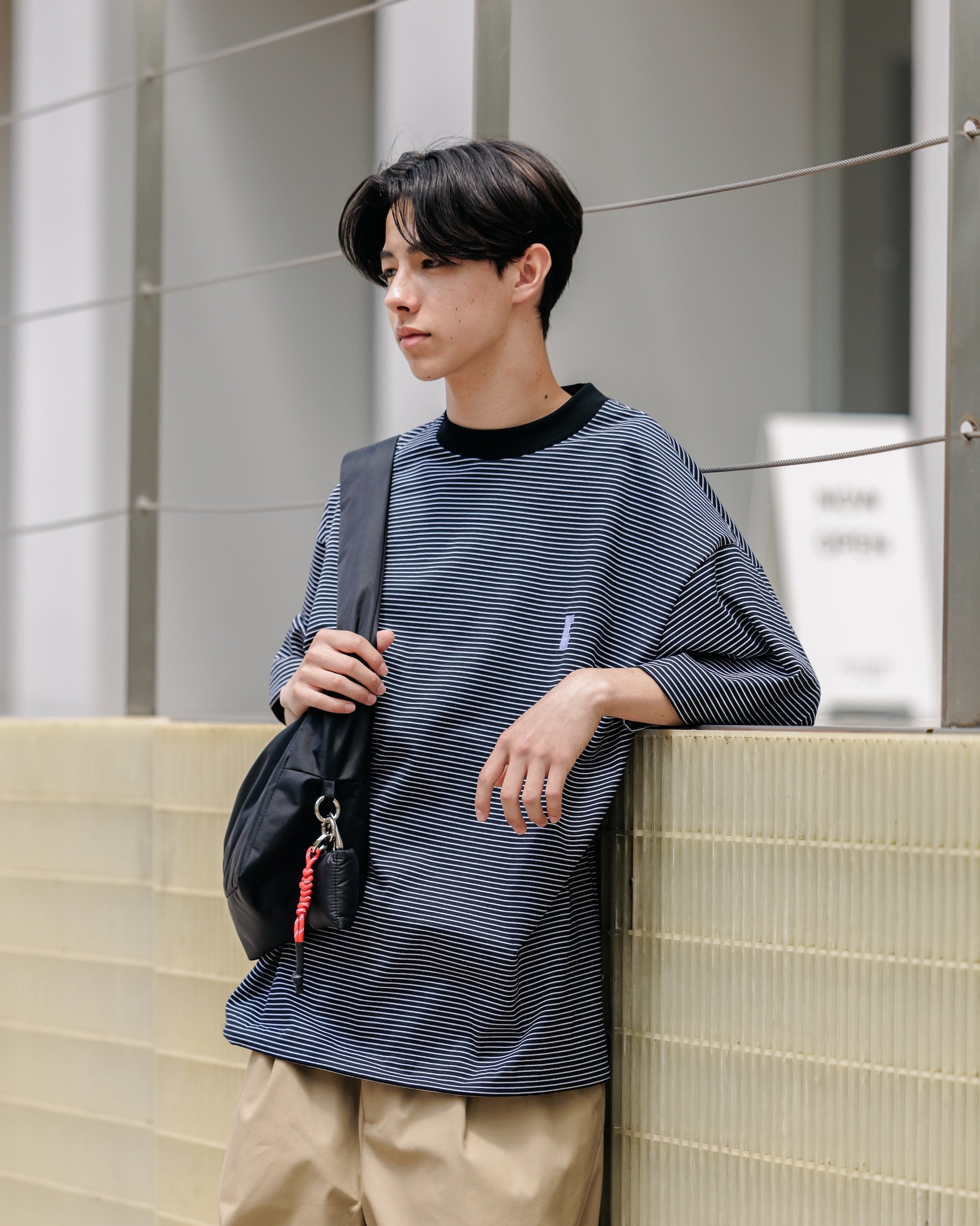 【7.30 WED 20:00- IN STOCK】"C"STRIPED MASSIVE T-SHIRT WITH DRAWSTRINGS (BLACK×WHITE)