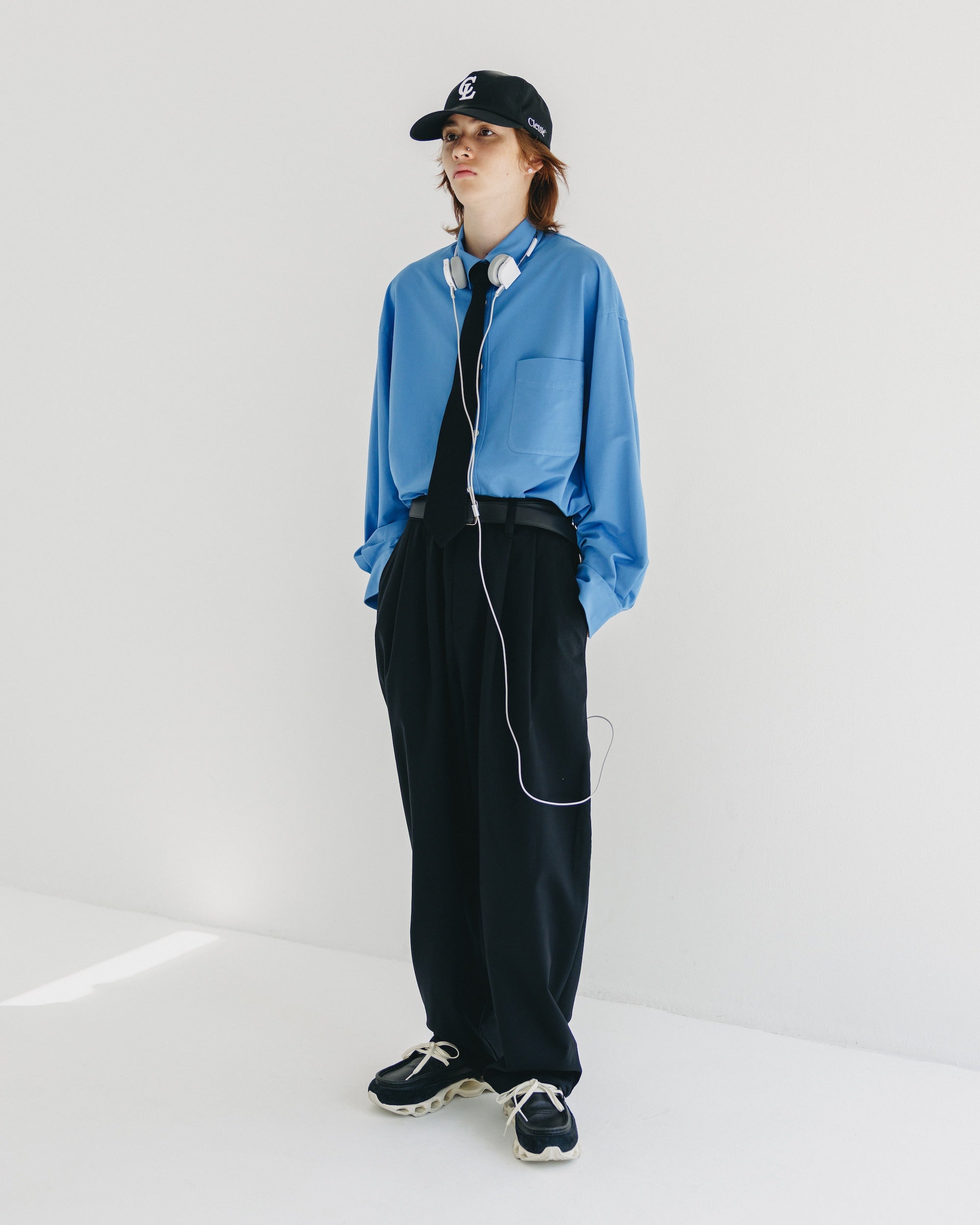 【9.6 SAT 20:00- IN STOCK】WOOL GABARDINE CITY UNIFORM WIDE TAPERED PANTS (BLACK)